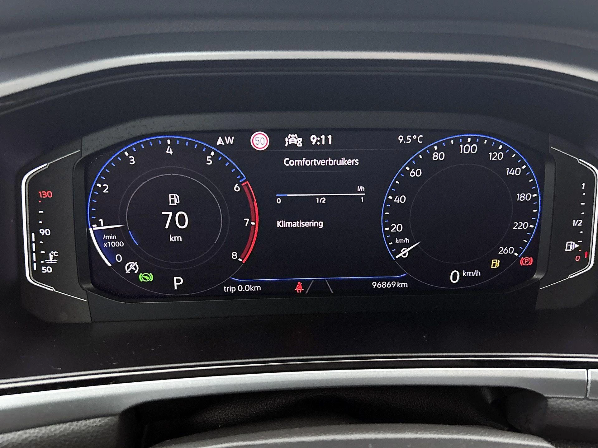 Volkswagen-T-Roc-image-20