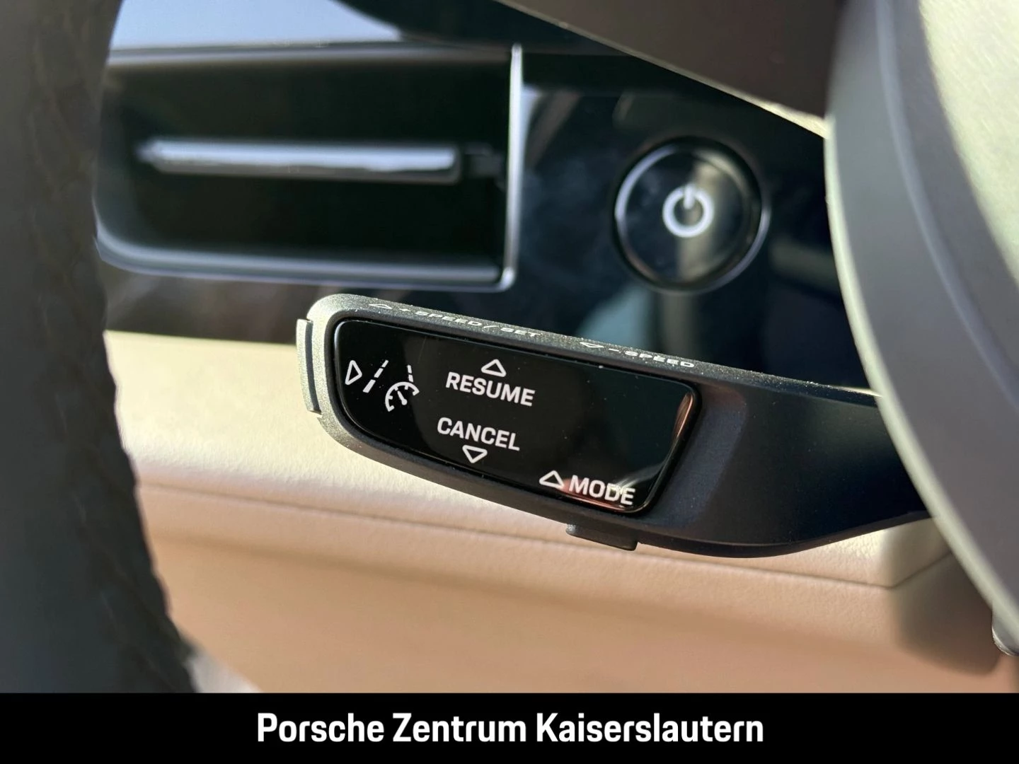 Porsche Taycan Surround-View Luftfederung Panoramadach -