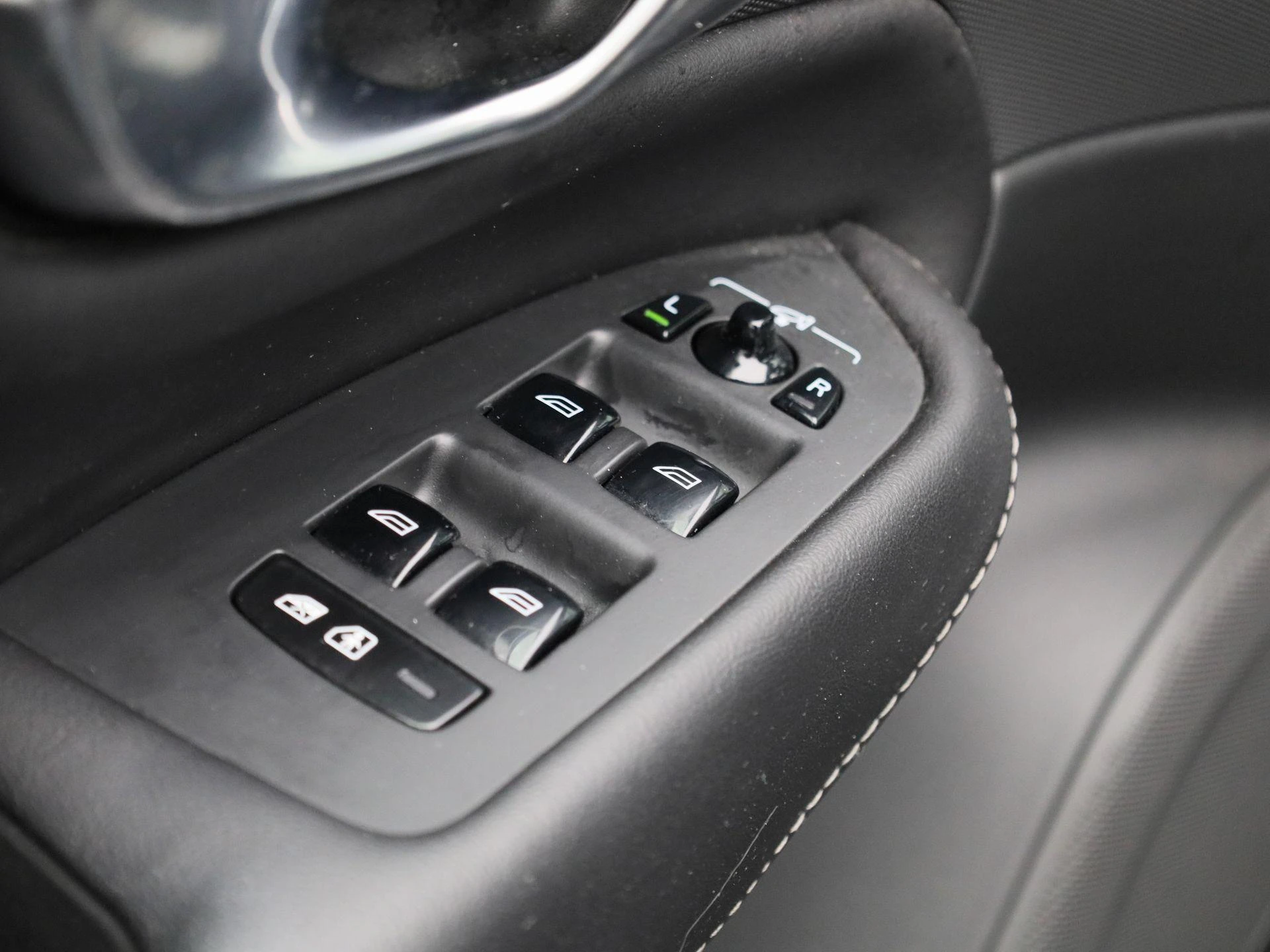 Volvo-XC90-image-36