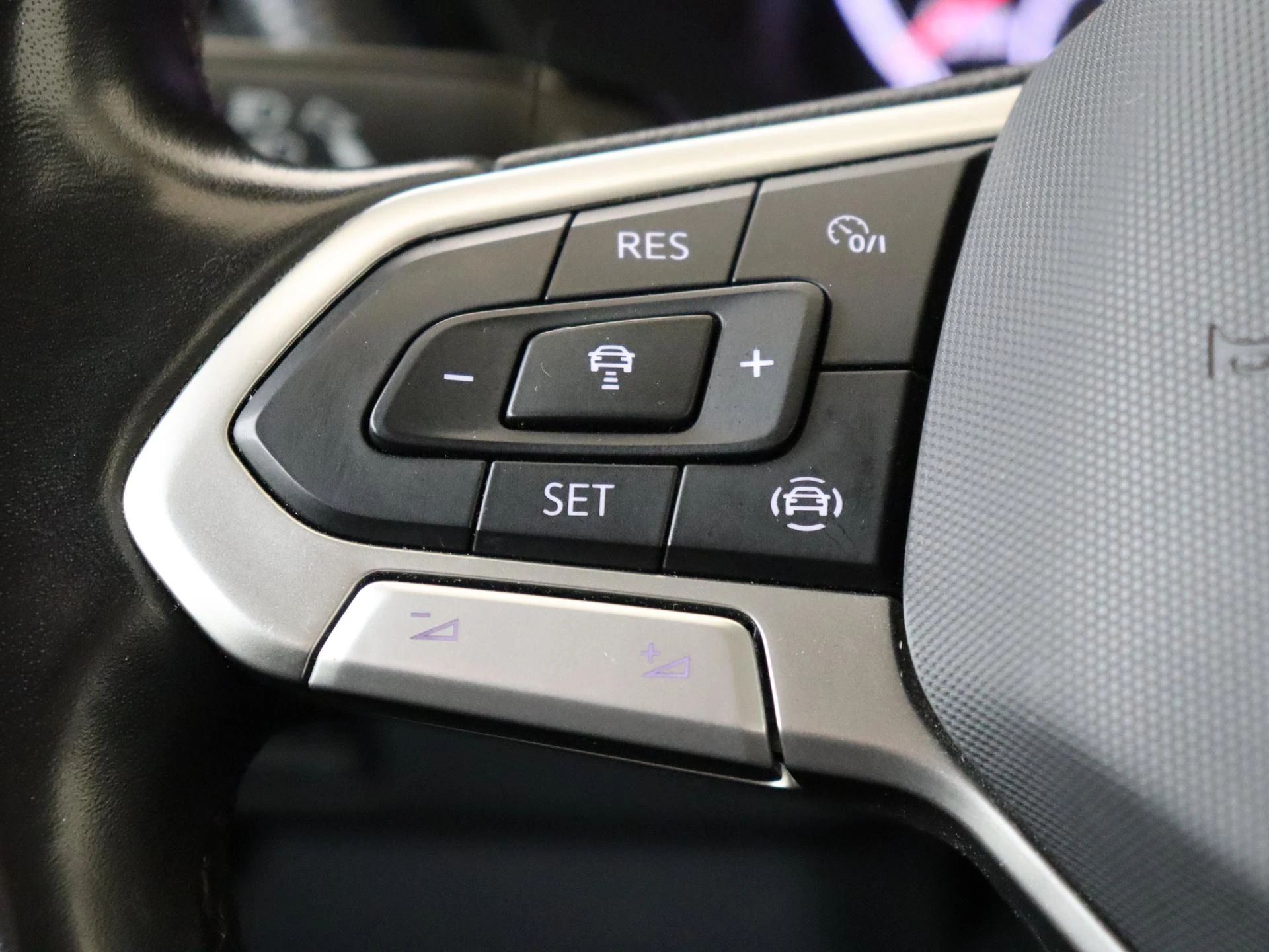 Volkswagen-T-Cross-image-11