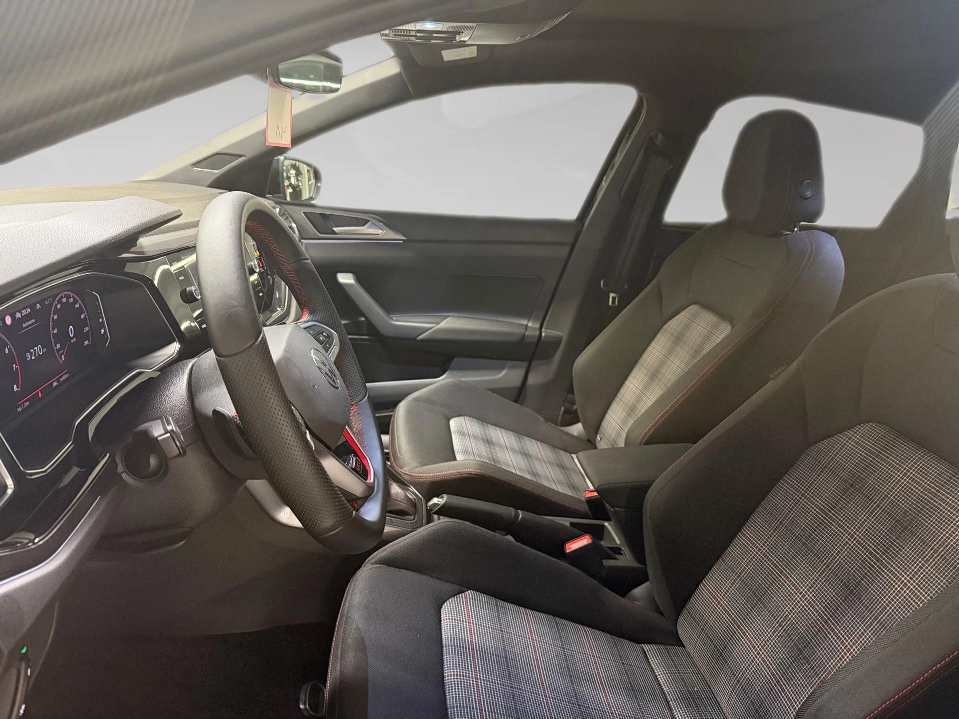 Volkswagen-Polo-image-3