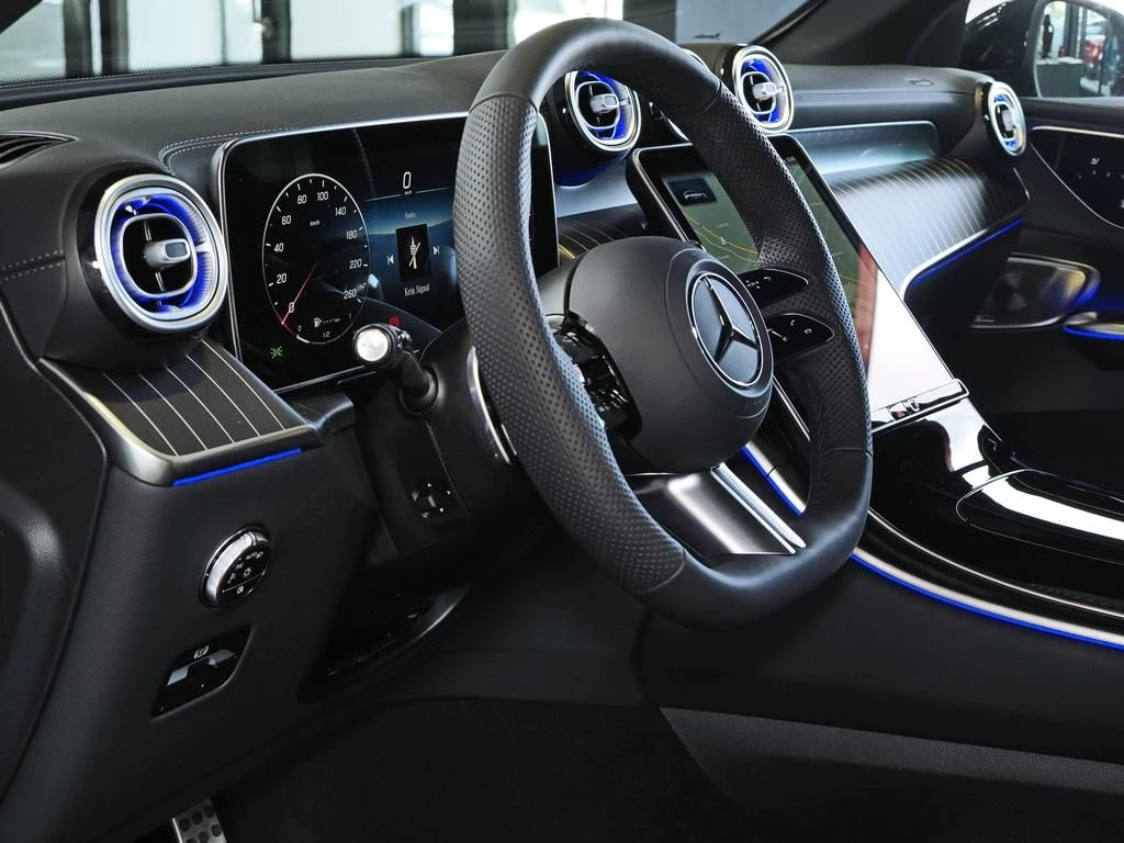 Mercedes-Benz-GLC 220 d-image-6