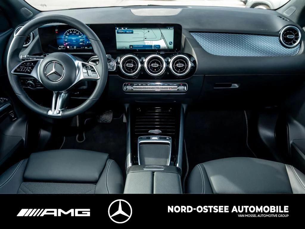 Mercedes-Benz-GLA-image-11