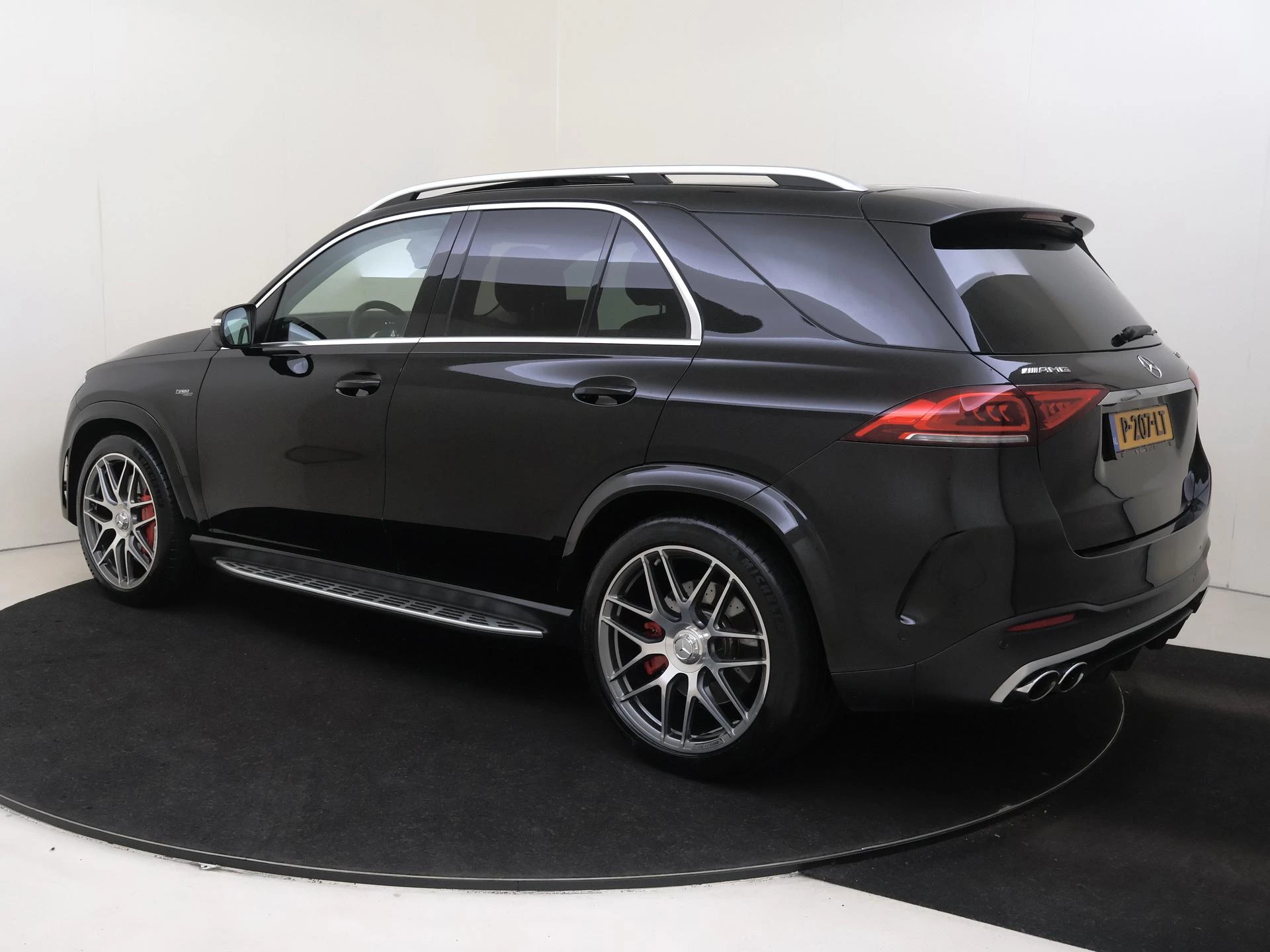 Mercedes-Benz-GLE-image-2