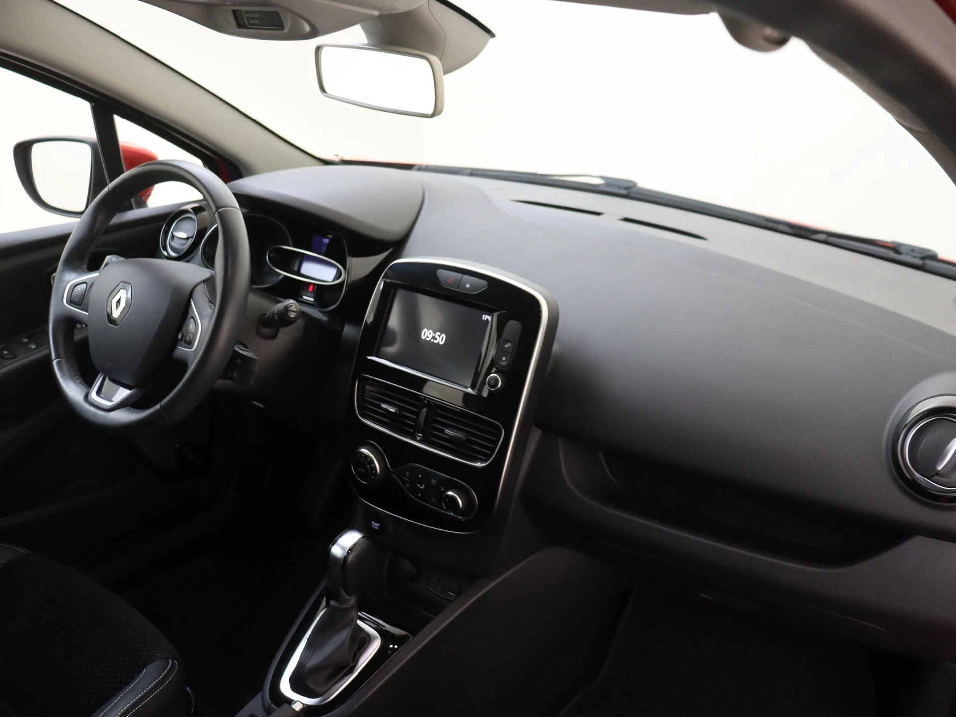 Renault-Clio-image-11