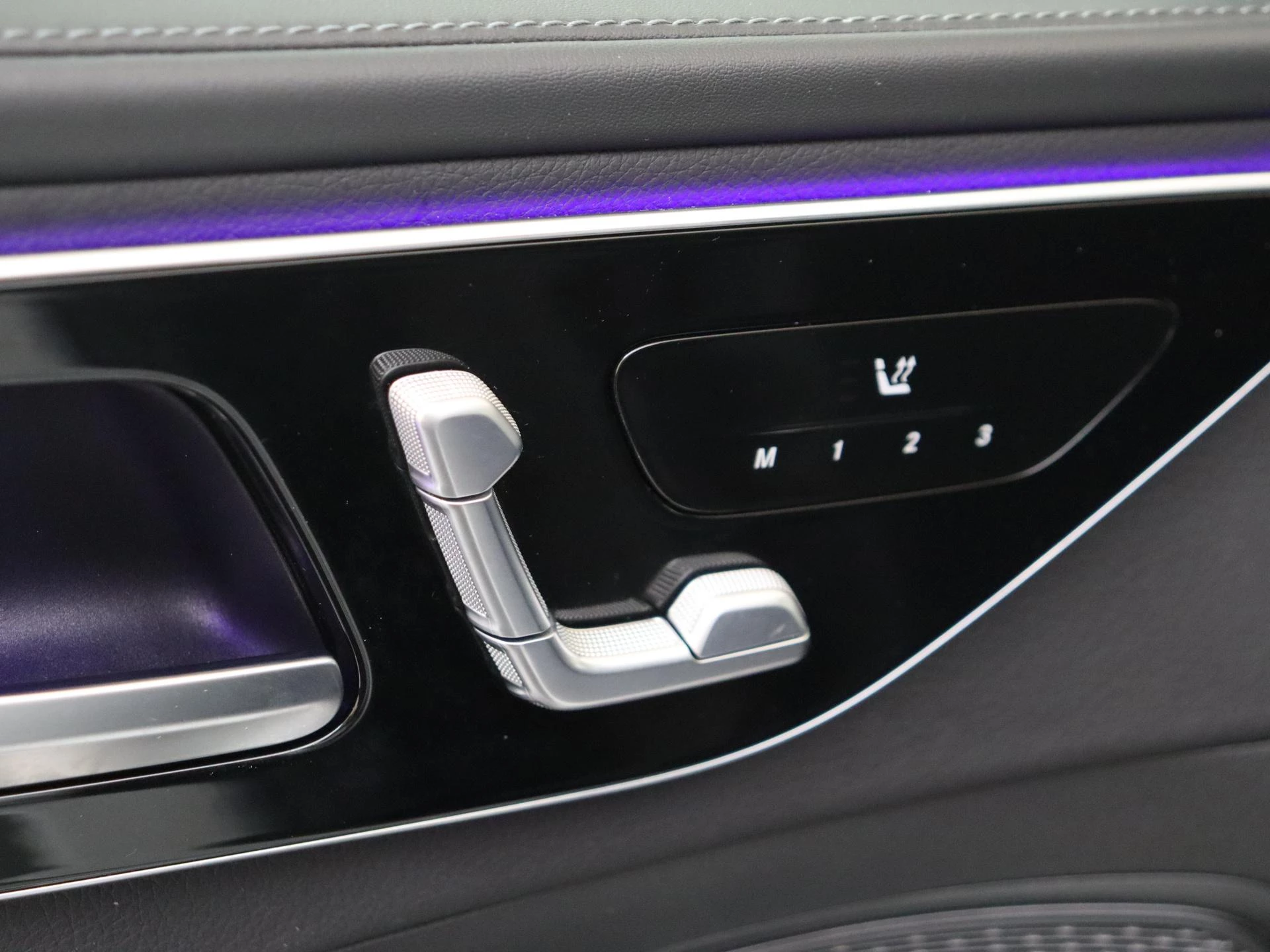 Mercedes-Benz-C-Klasse-image-28