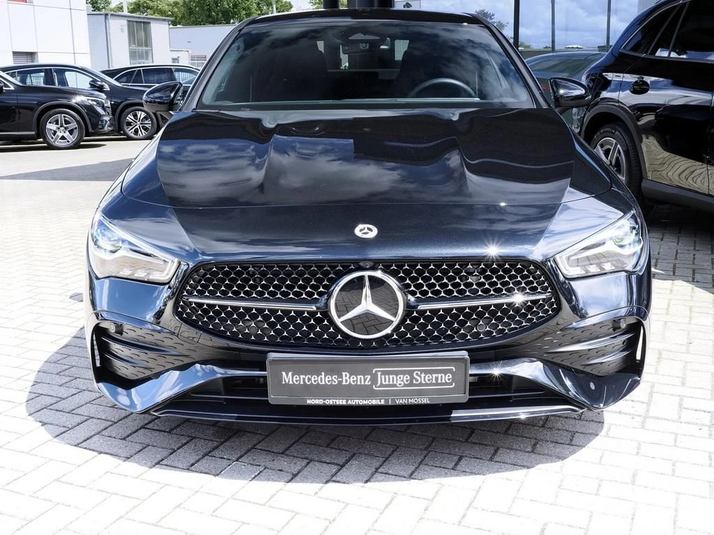 Mercedes-Benz-CLA 200 d-image-3