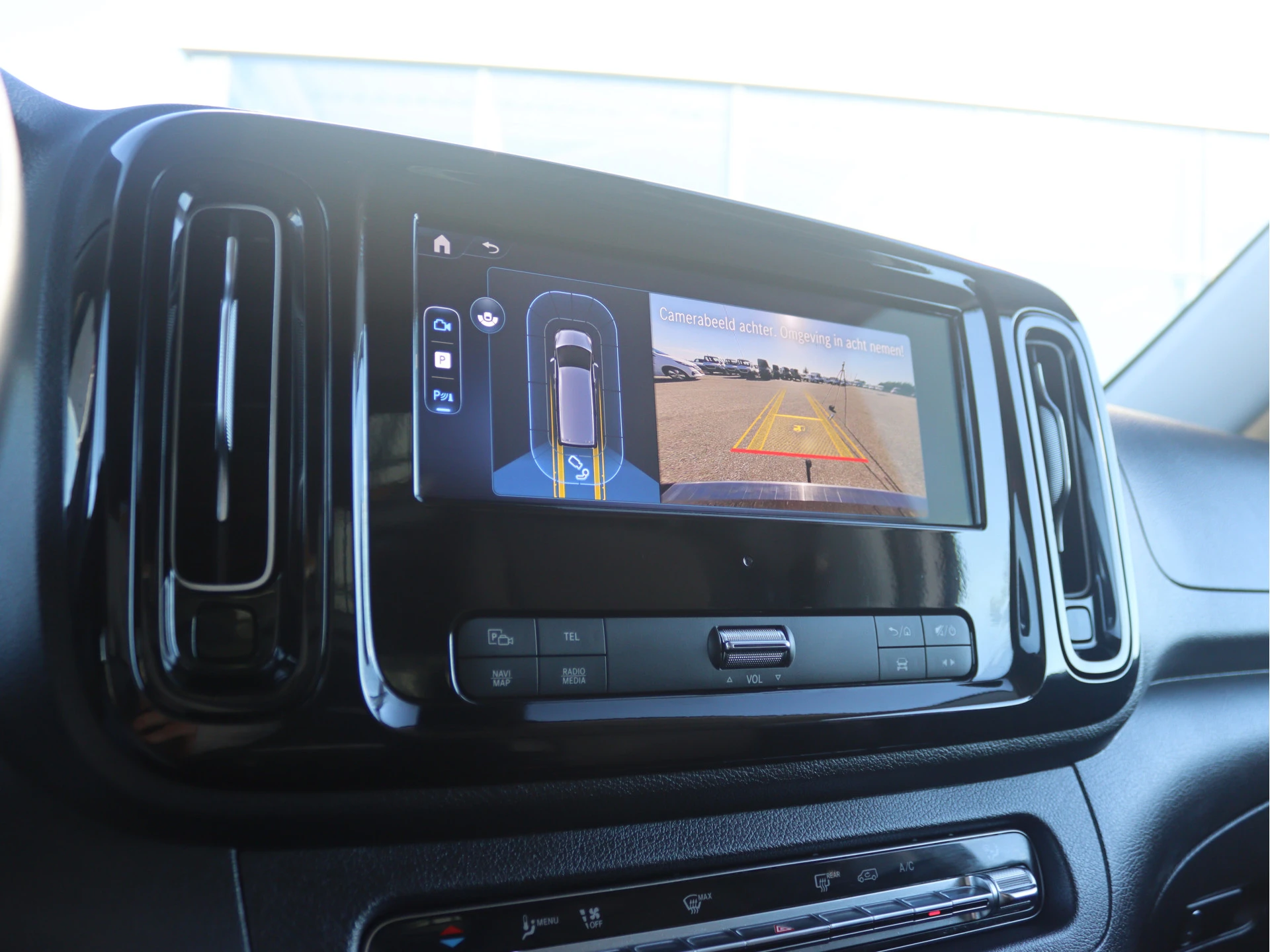 Mercedes-Benz-Vito-image-9