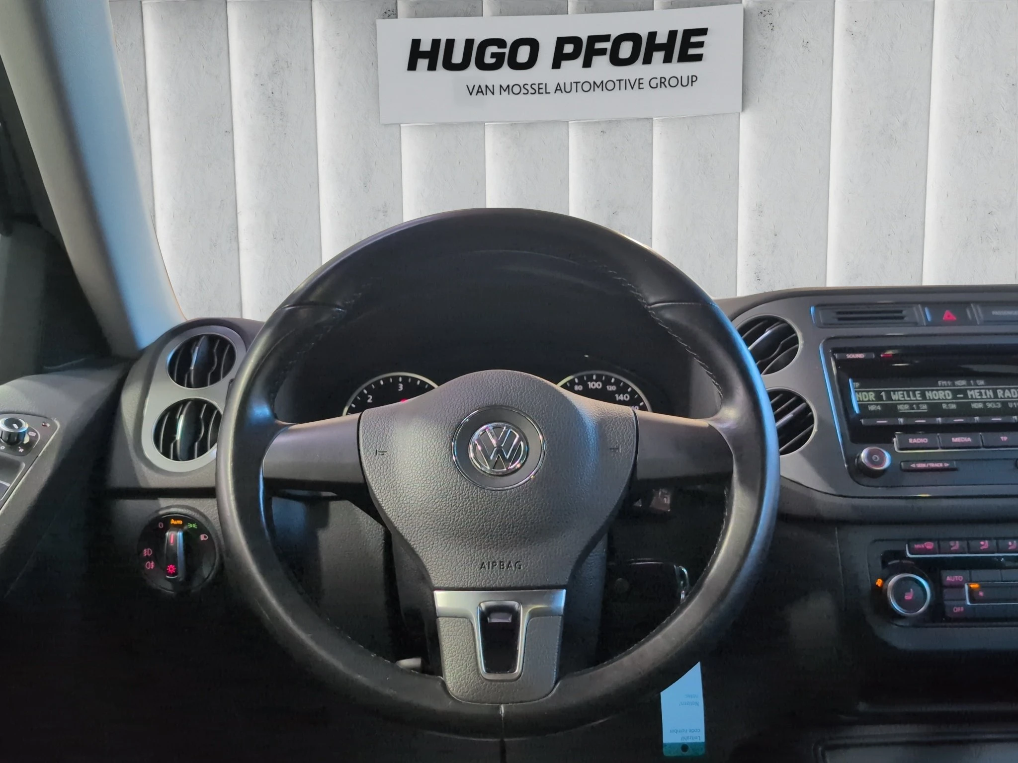 Volkswagen-Tiguan-image-12