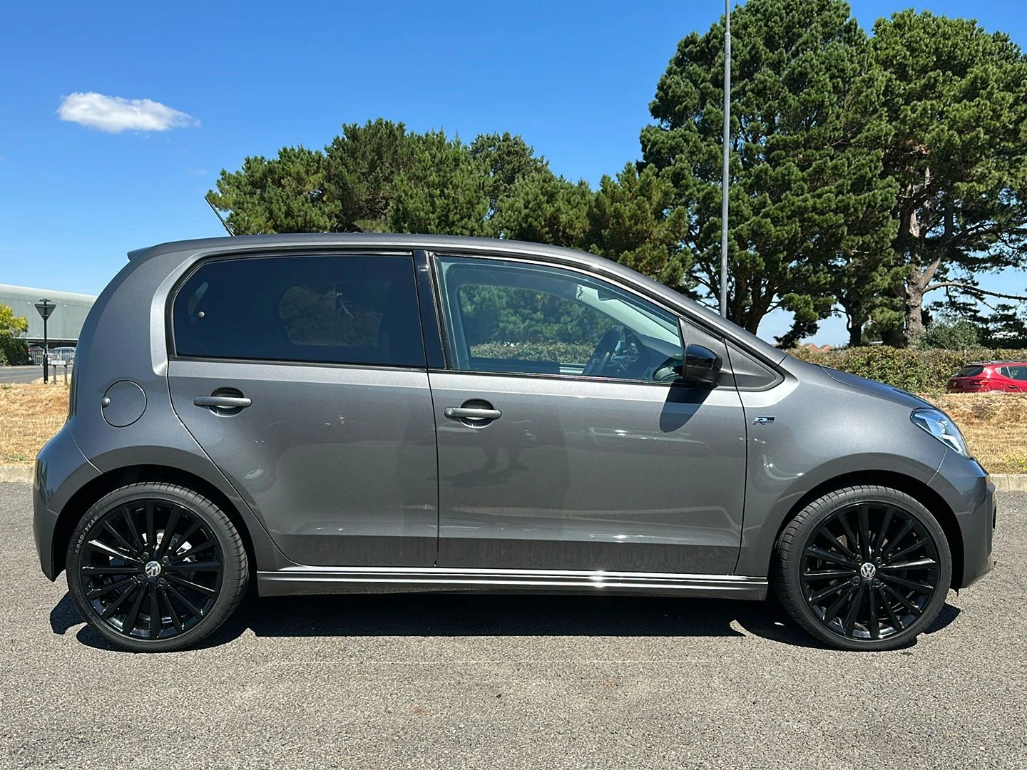 Volkswagen-up!-image-9