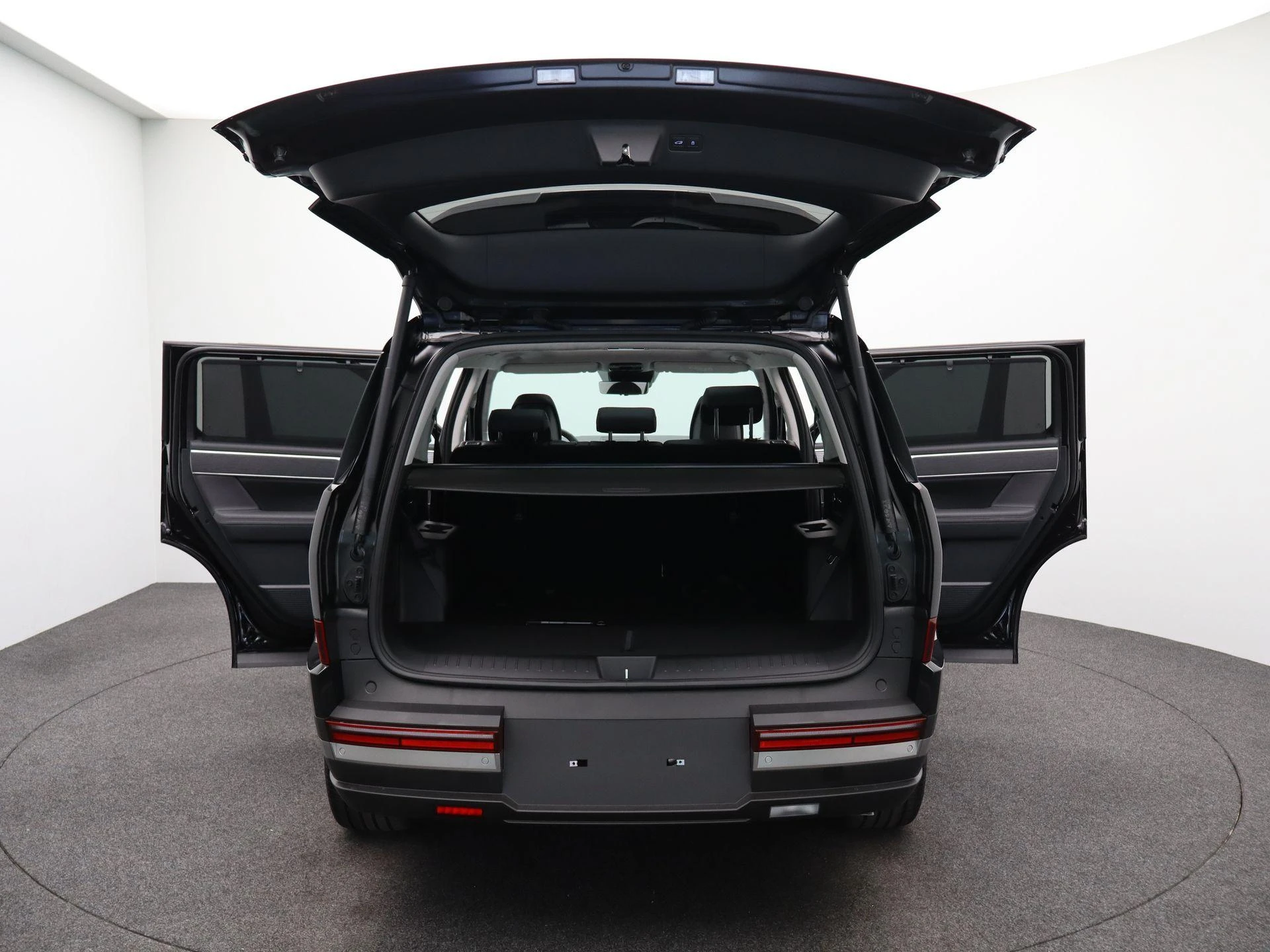 Hyundai-Santa Fe-image-12