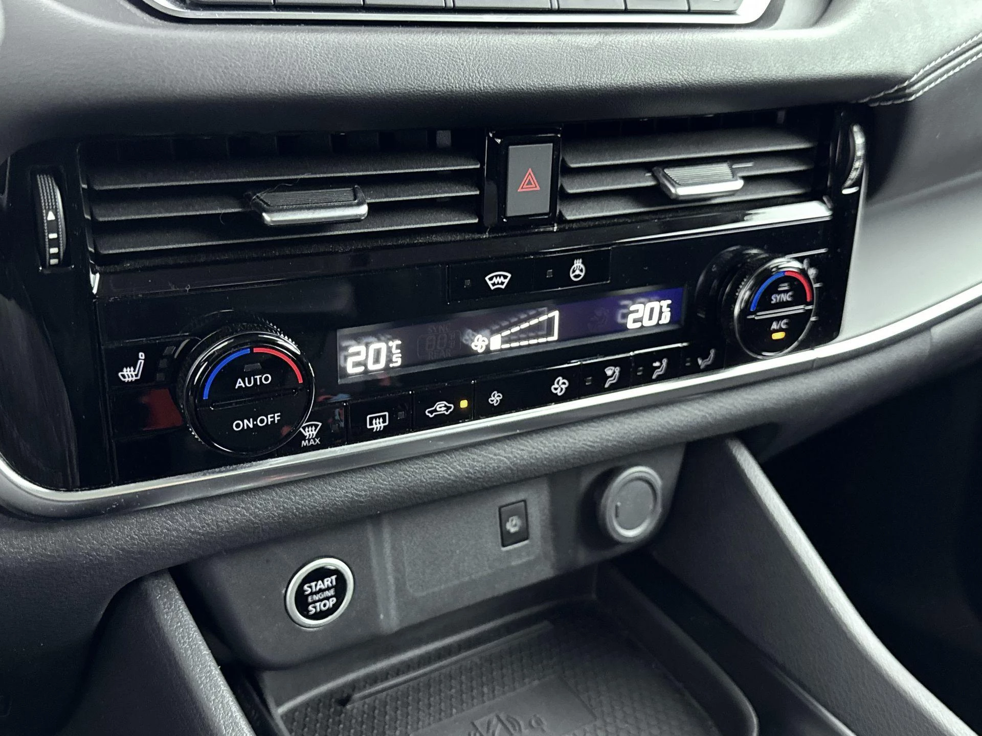 Nissan-QASHQAI-image-18