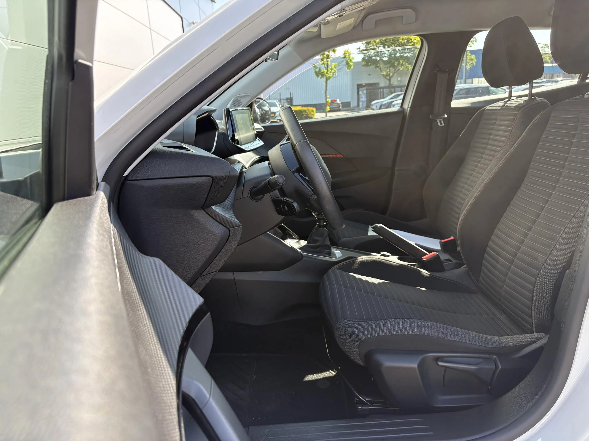 Peugeot-2008-image-11