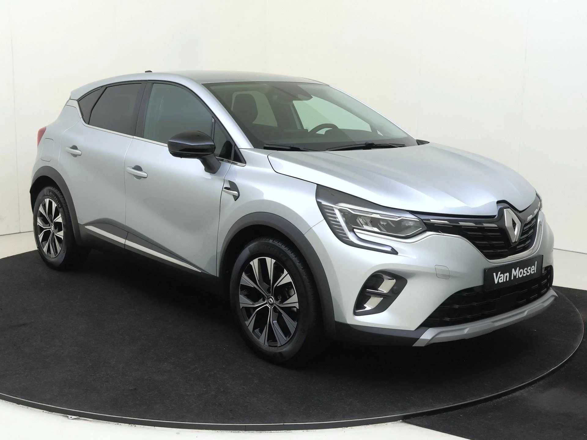 Renault-Captur-image-1