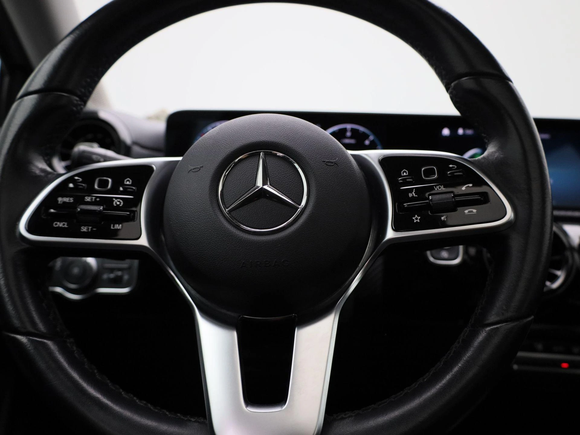 Mercedes-Benz-A-Klasse-image-6
