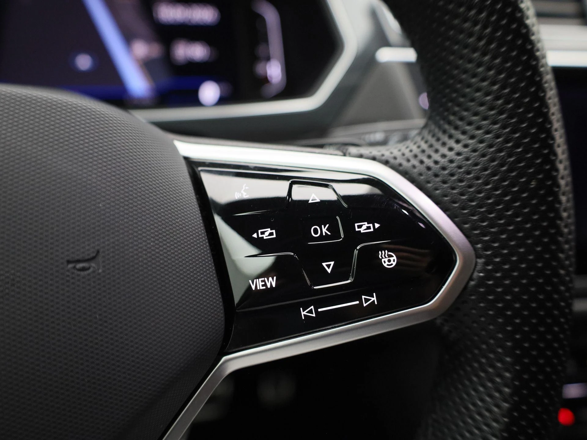 Volkswagen-Tiguan-image-19
