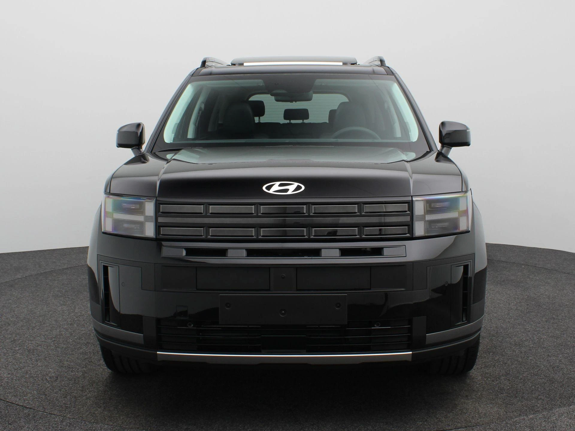 Hyundai-Santa Fe-image-2