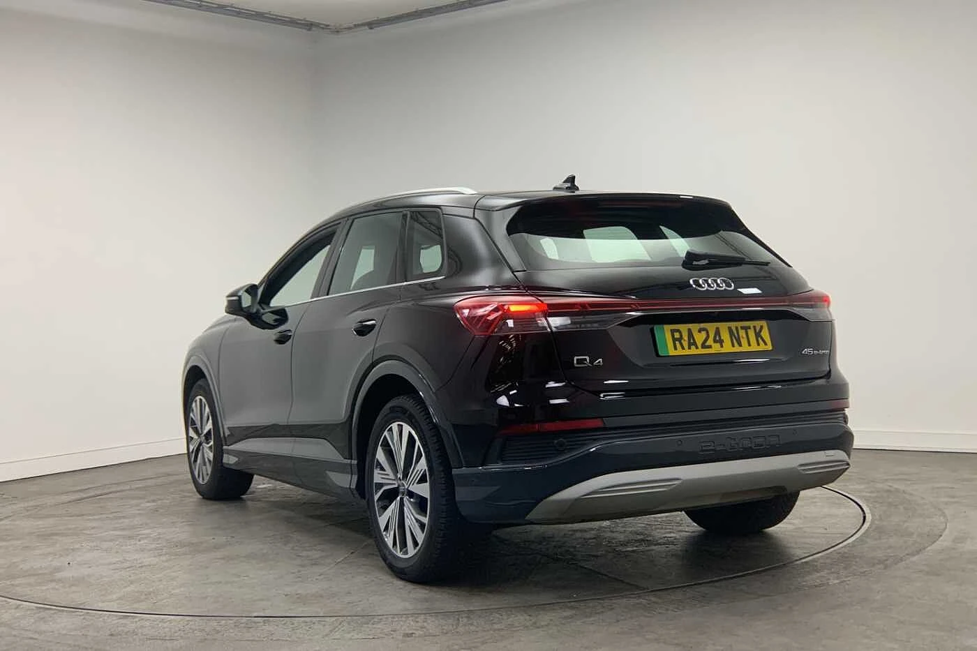 Audi-Q4 e-tron-image-2