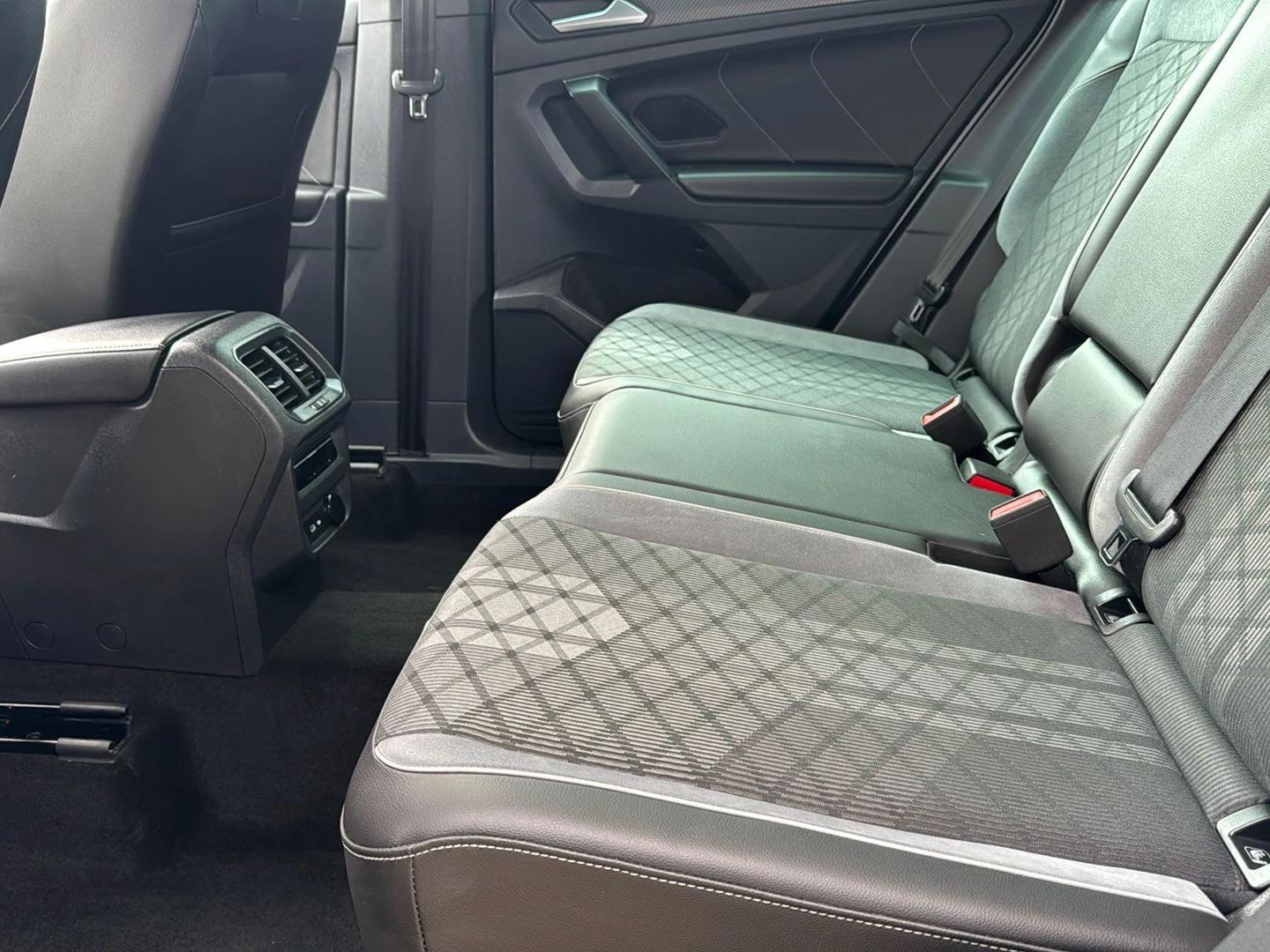 Volkswagen-Tiguan-image-6