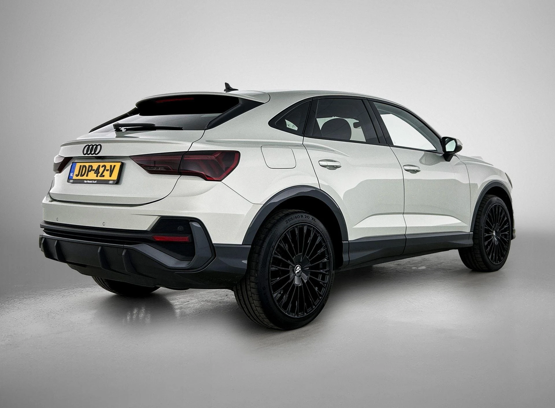 Audi-Q3-image-4
