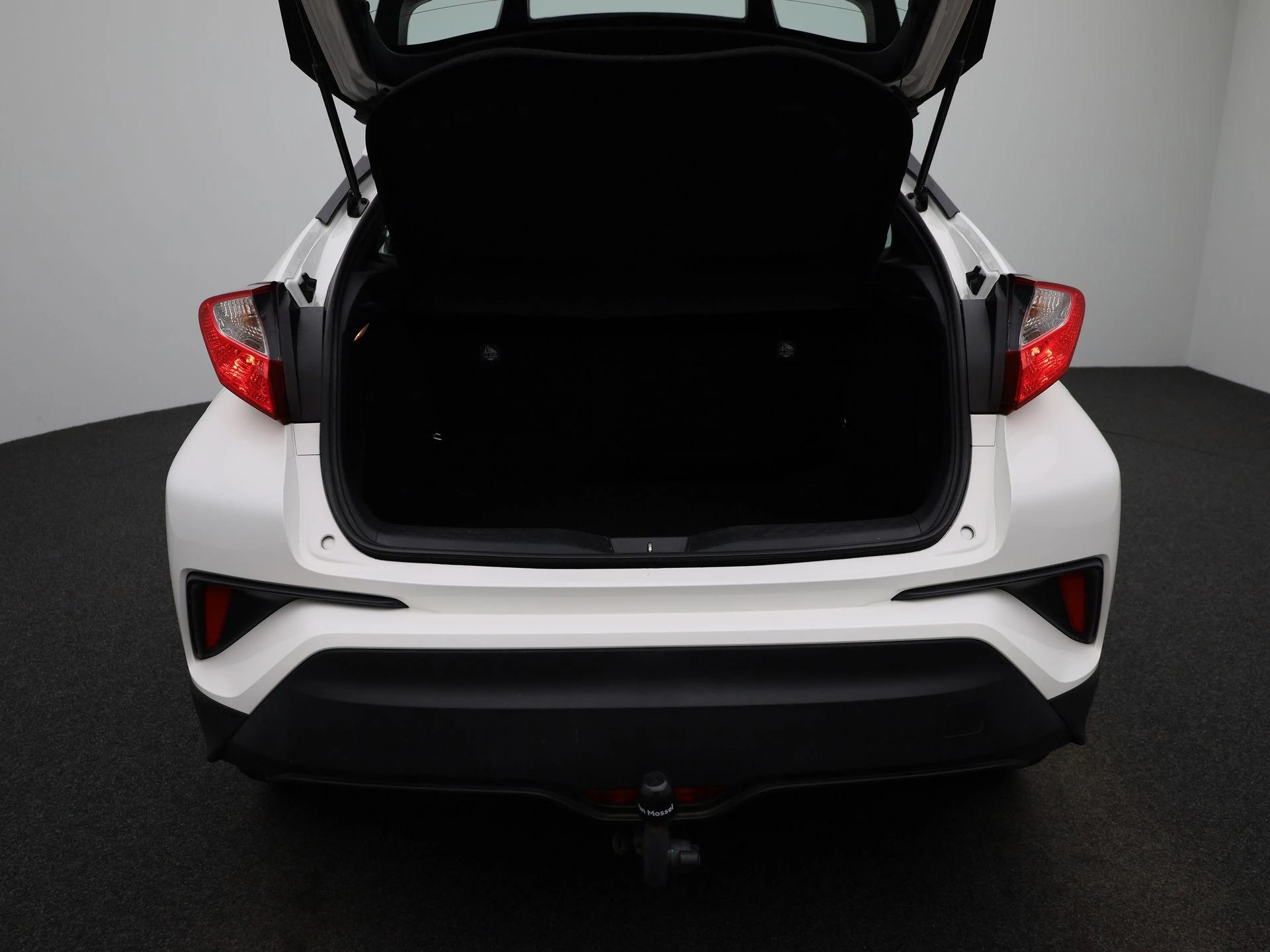 Toyota-C-HR-image-12