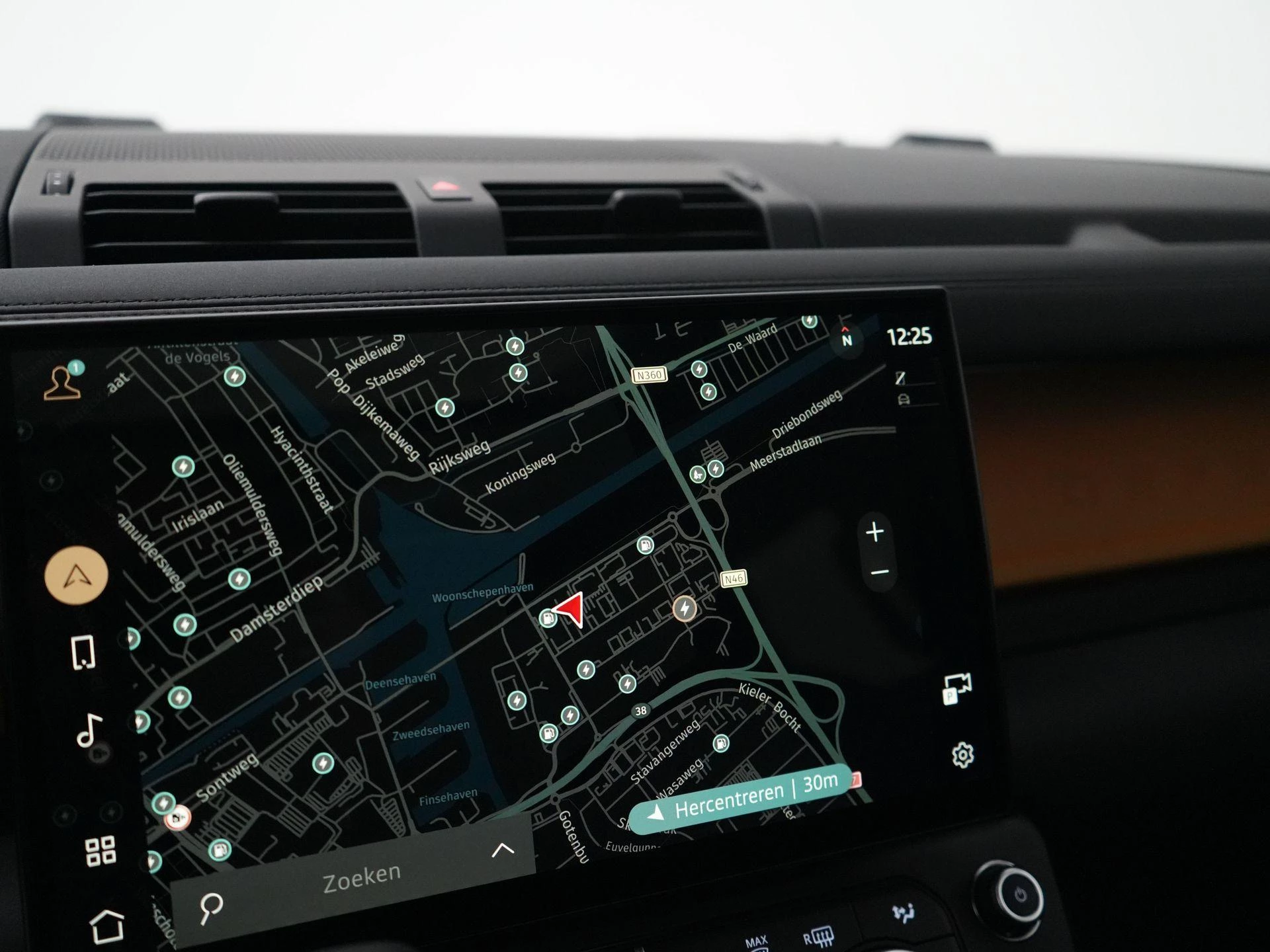 Land Rover-Defender-image-21