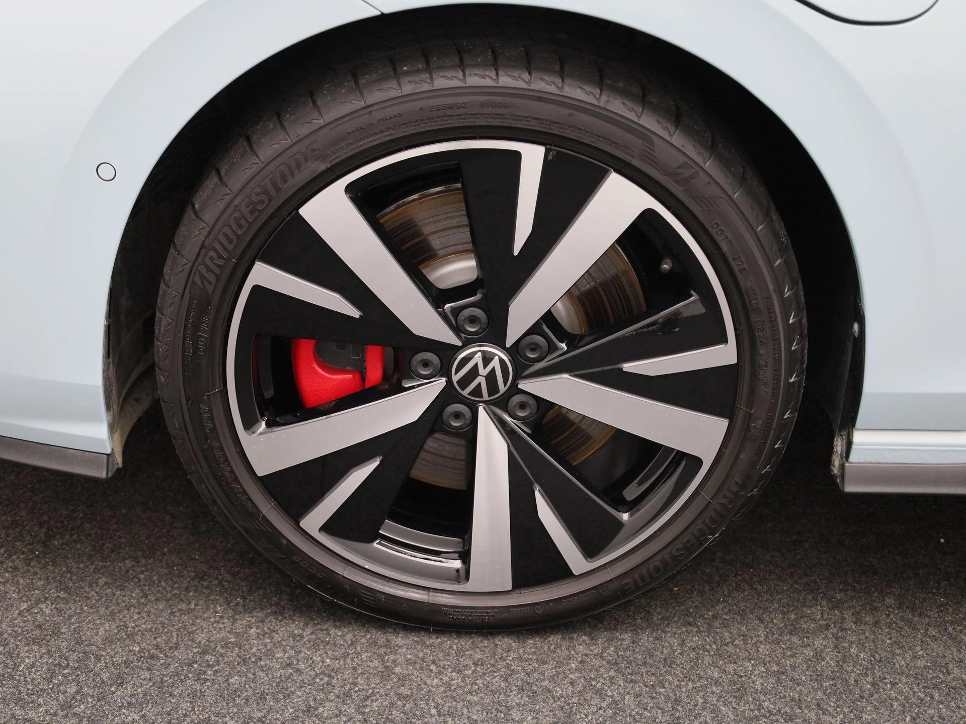 Volkswagen-Golf-image-14