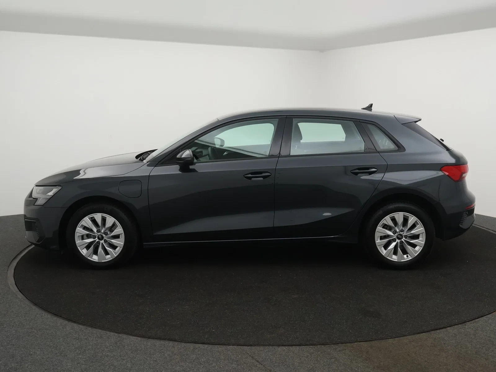 Audi A3 Sportback PHEV Audi A3 Sportback Attraction 40TFSIe 204PK *AUTOMAAT*VIRTUAL COCKPIT*ACC*LANE-ASSIST*APP-CONNECT*KEY