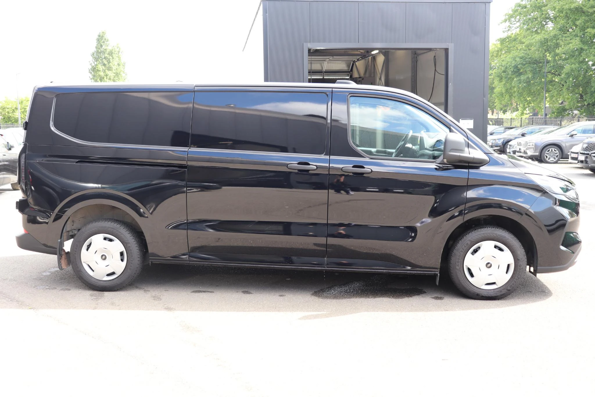 Ford-Transit Custom-image-2