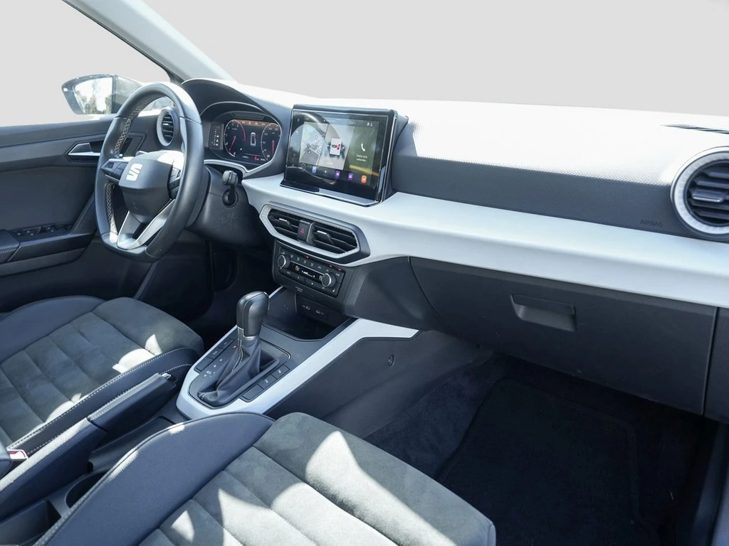 SEAT-Arona-image-7