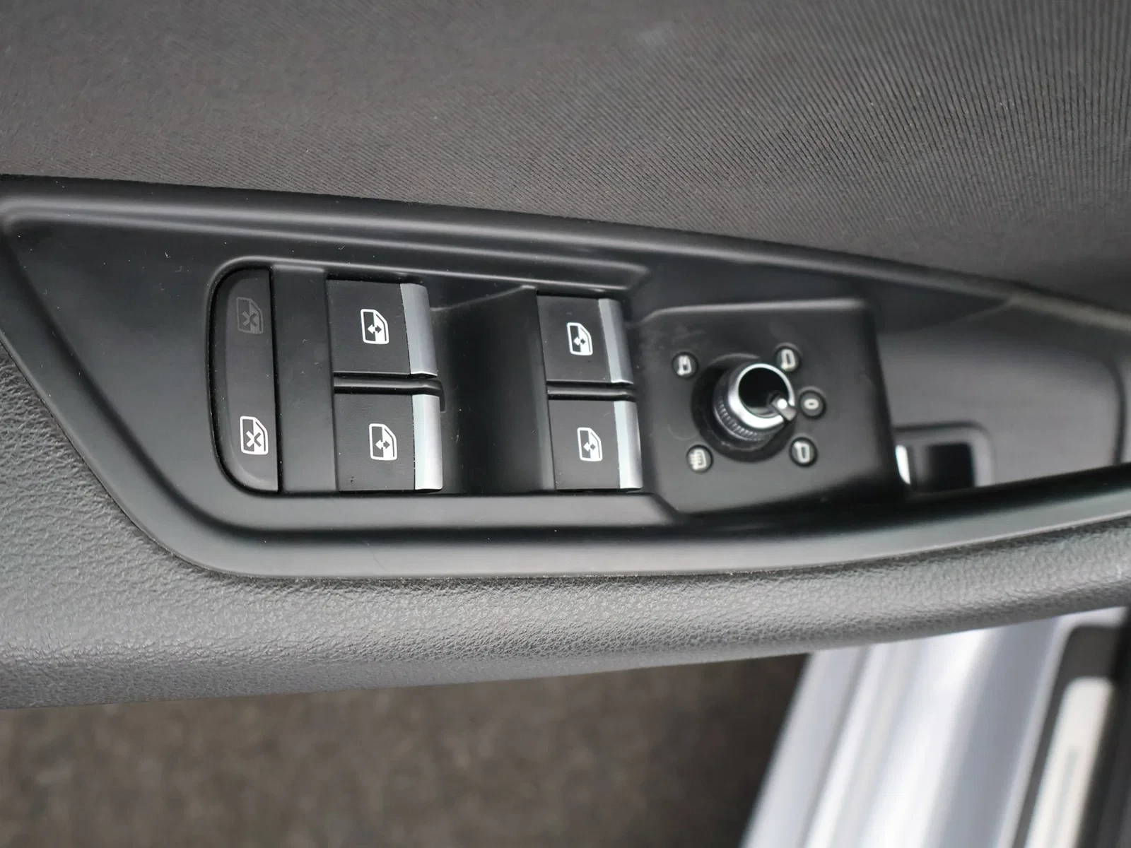 Audi A4 Sedan 35TFSI Sport *VIRTUAL COCKPIT*CRUISE CONTROL*NAVI*BLTH*PDC*DAB RADIO*...*