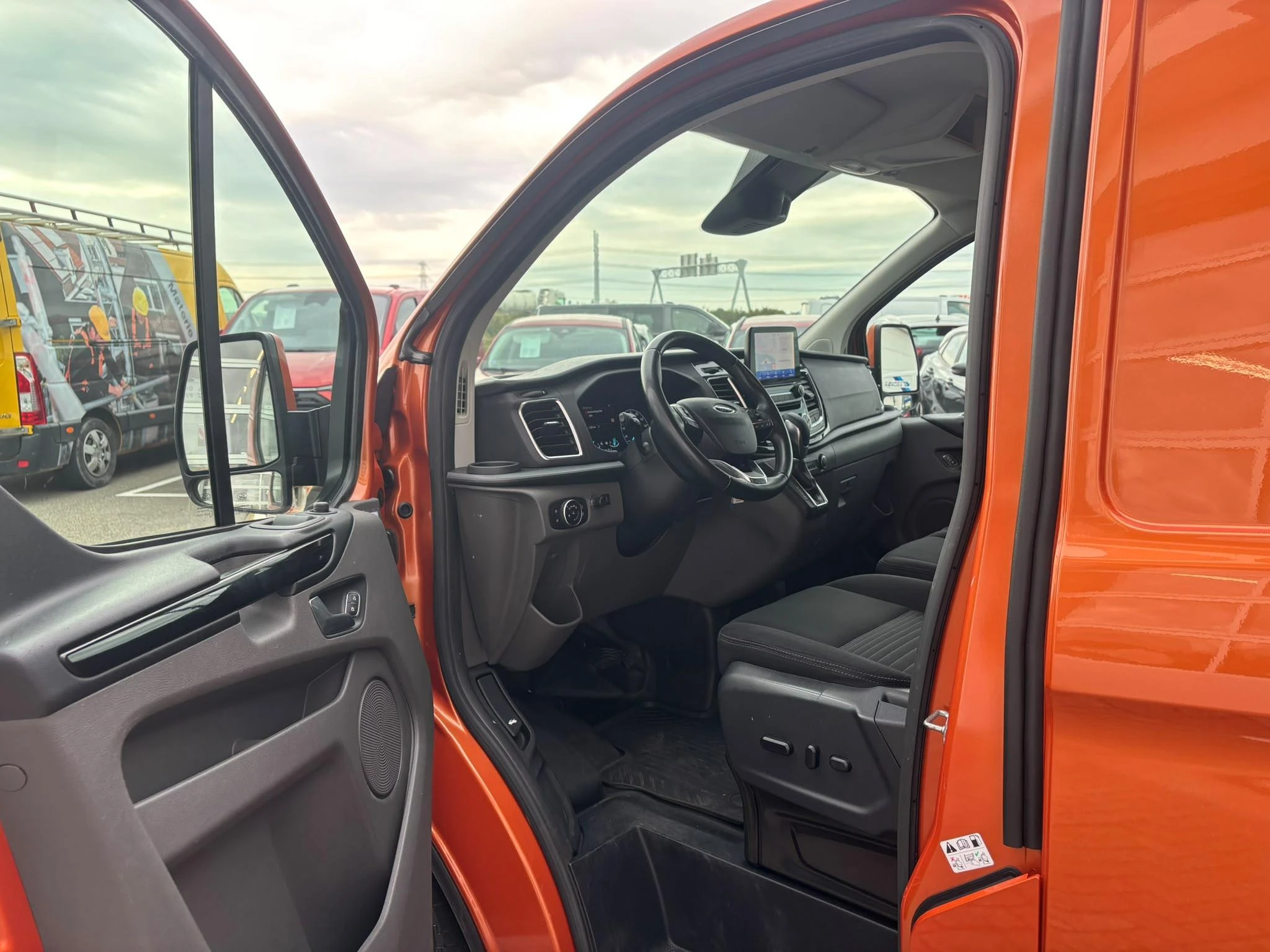 Ford-Transit Custom-image-6