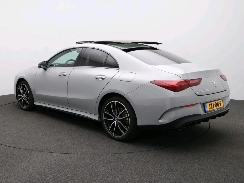 Mercedes-Benz-CLA-image-7