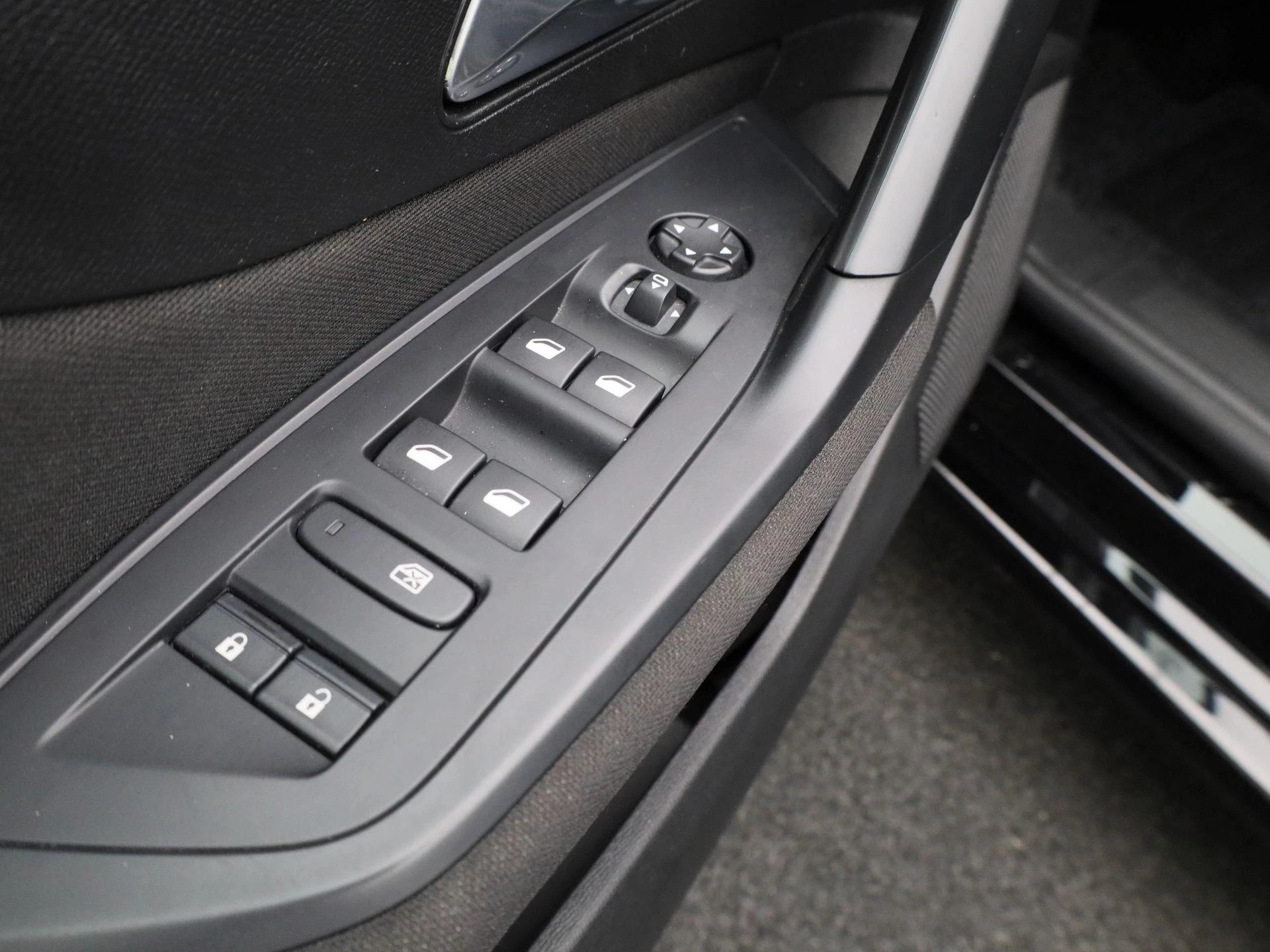 Peugeot-308-image-24