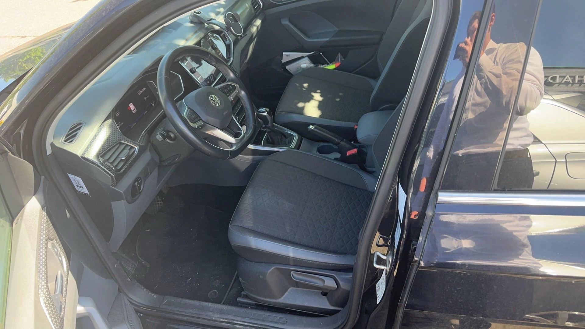 Volkswagen-T-Cross-image-2