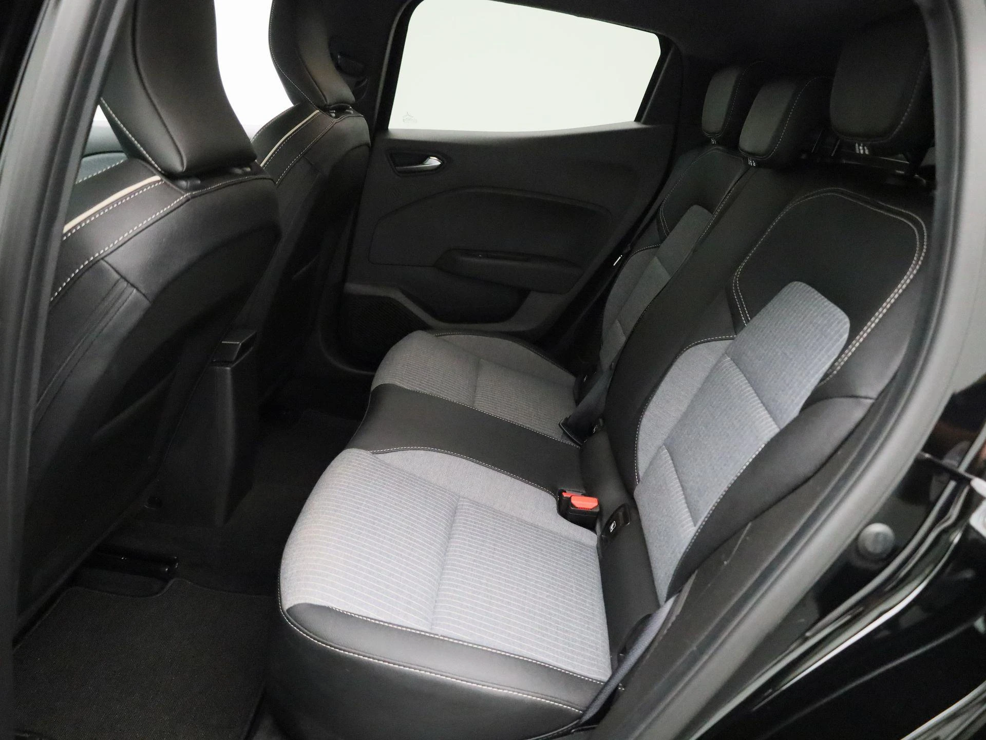 Renault-Clio-image-11