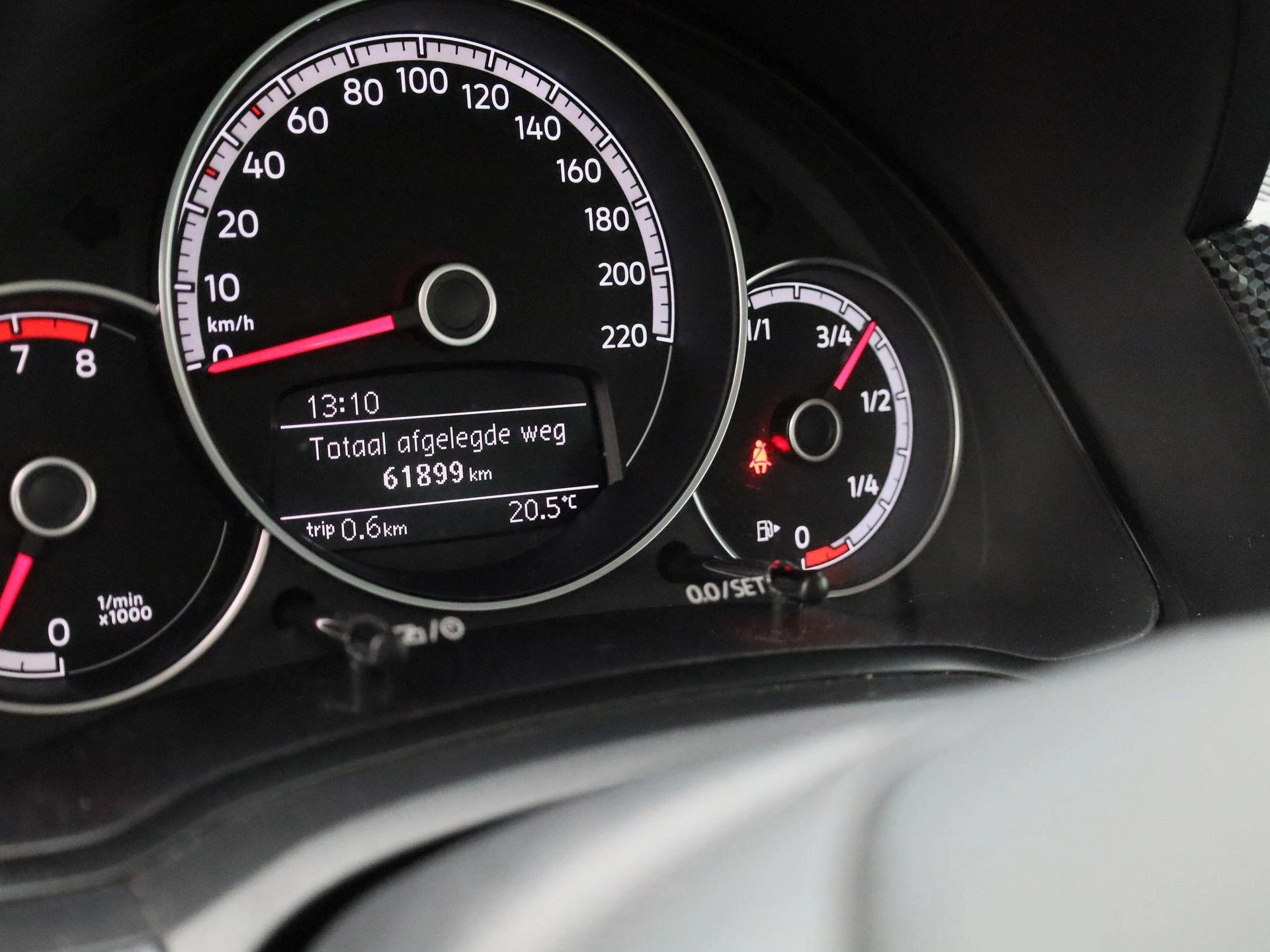 Volkswagen-up!-image-7