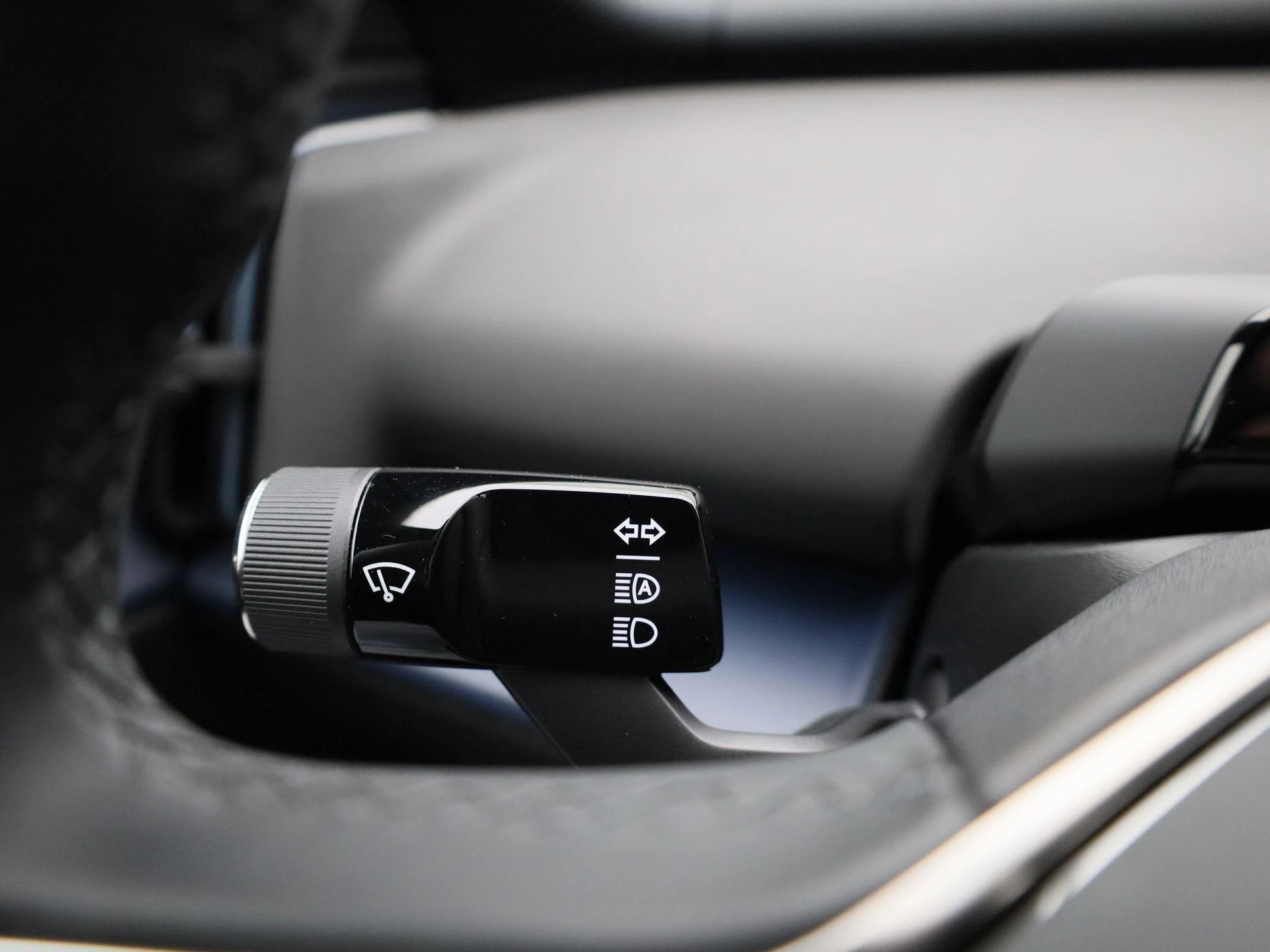 Volvo-EX30-image-24