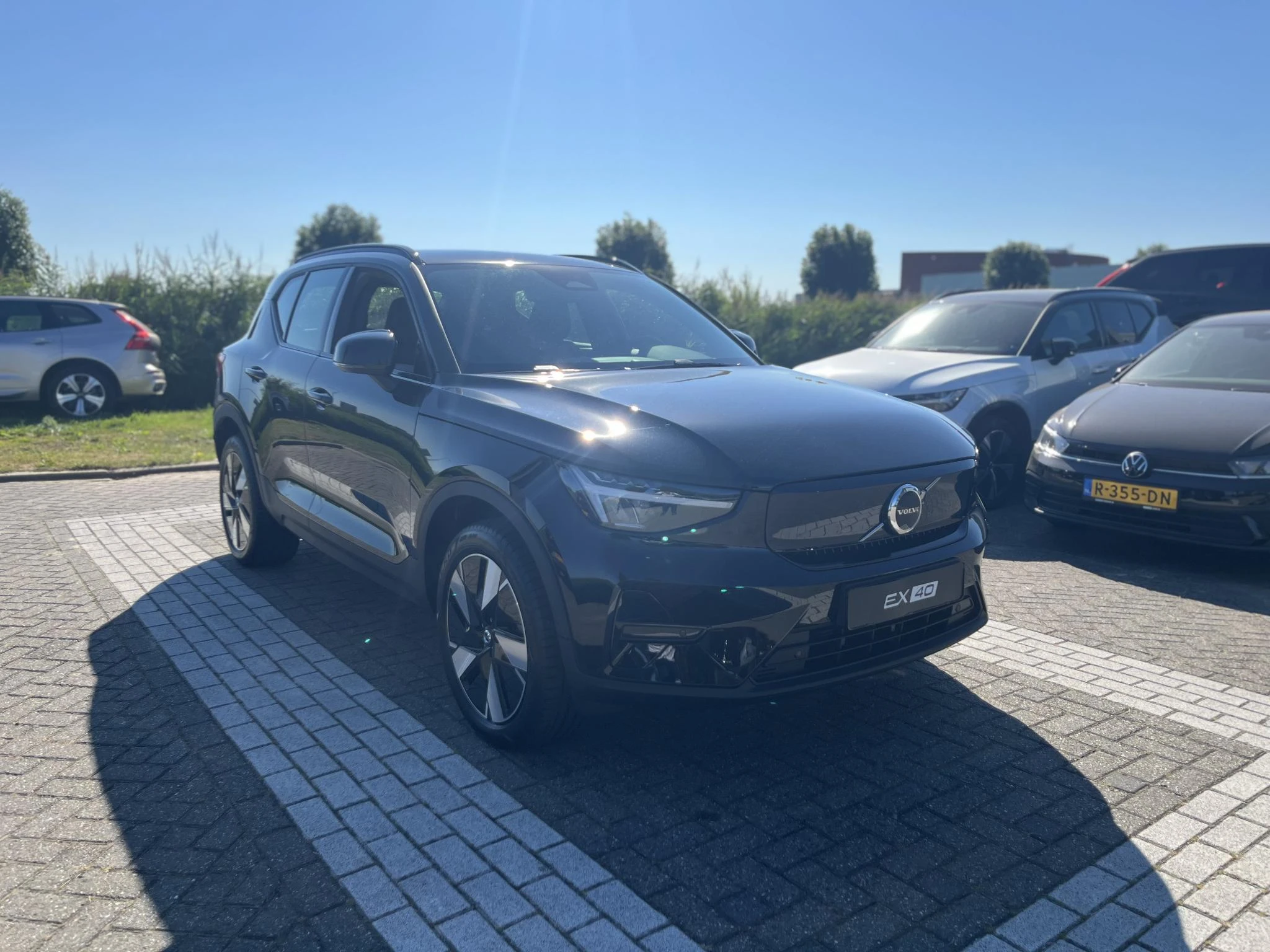 Volvo-EX40-image-17