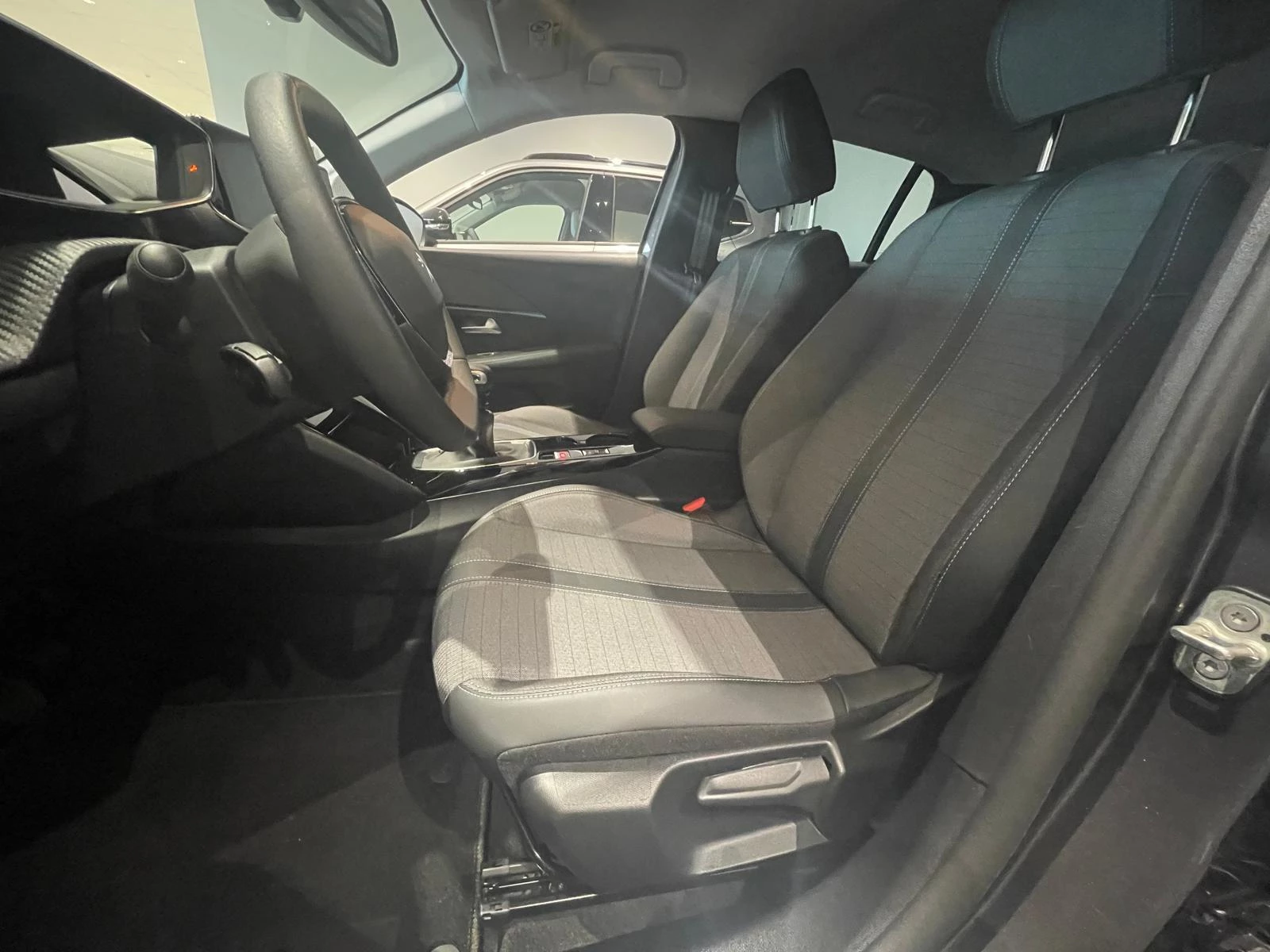 Peugeot-208-image-15