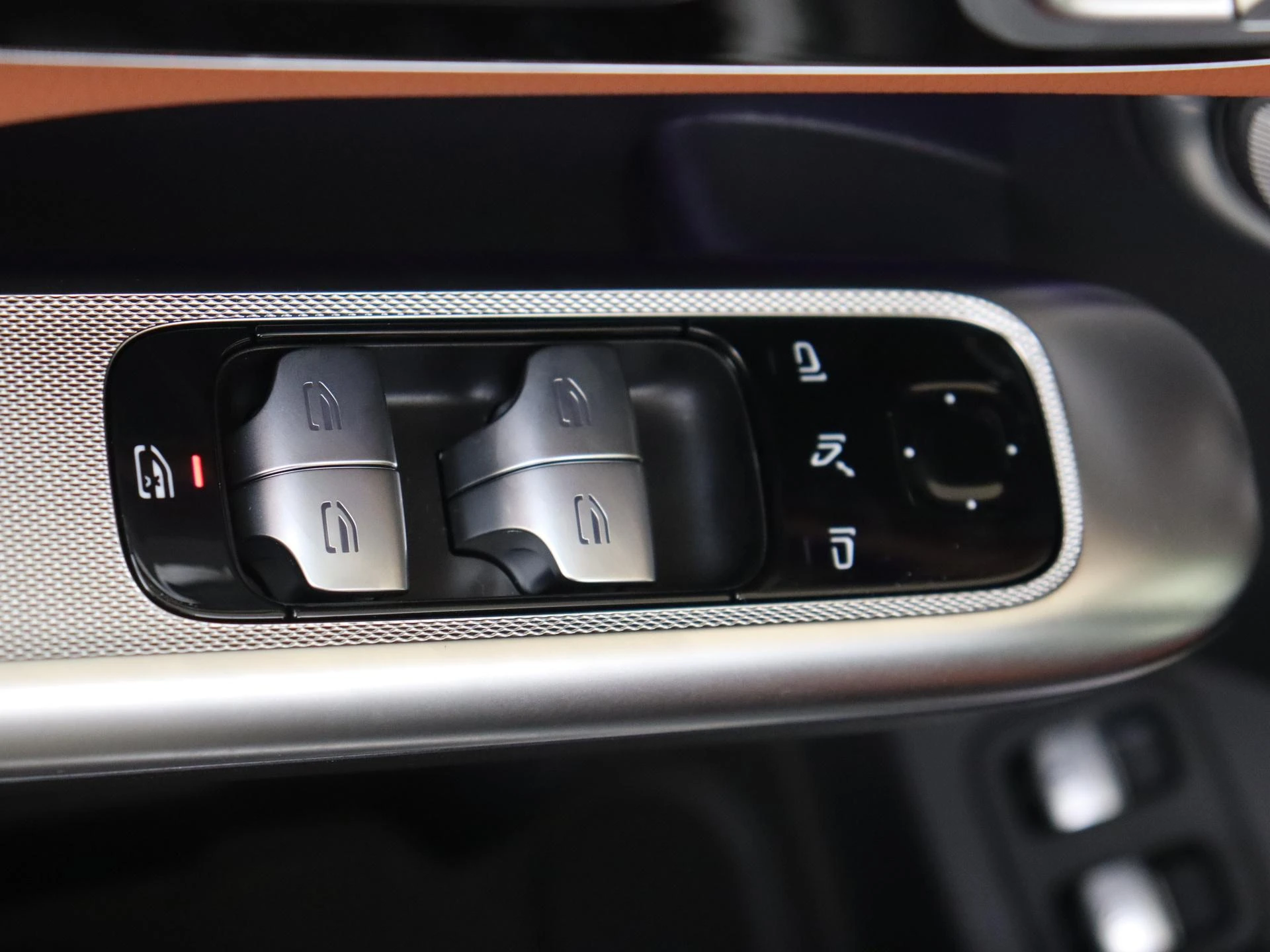 Mercedes-Benz-GLC-image-25