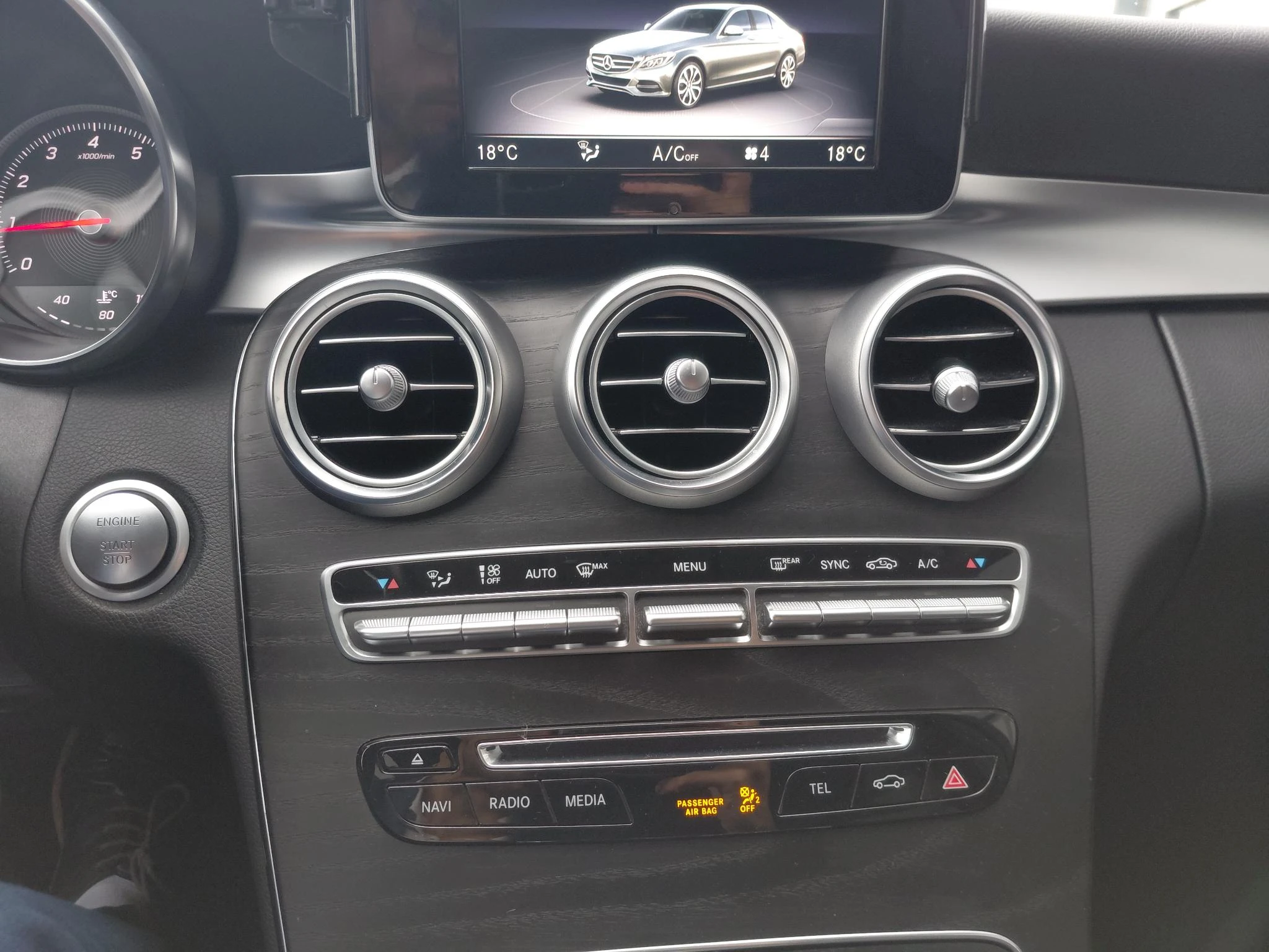 Mercedes-Benz-C-Klasse-image-15
