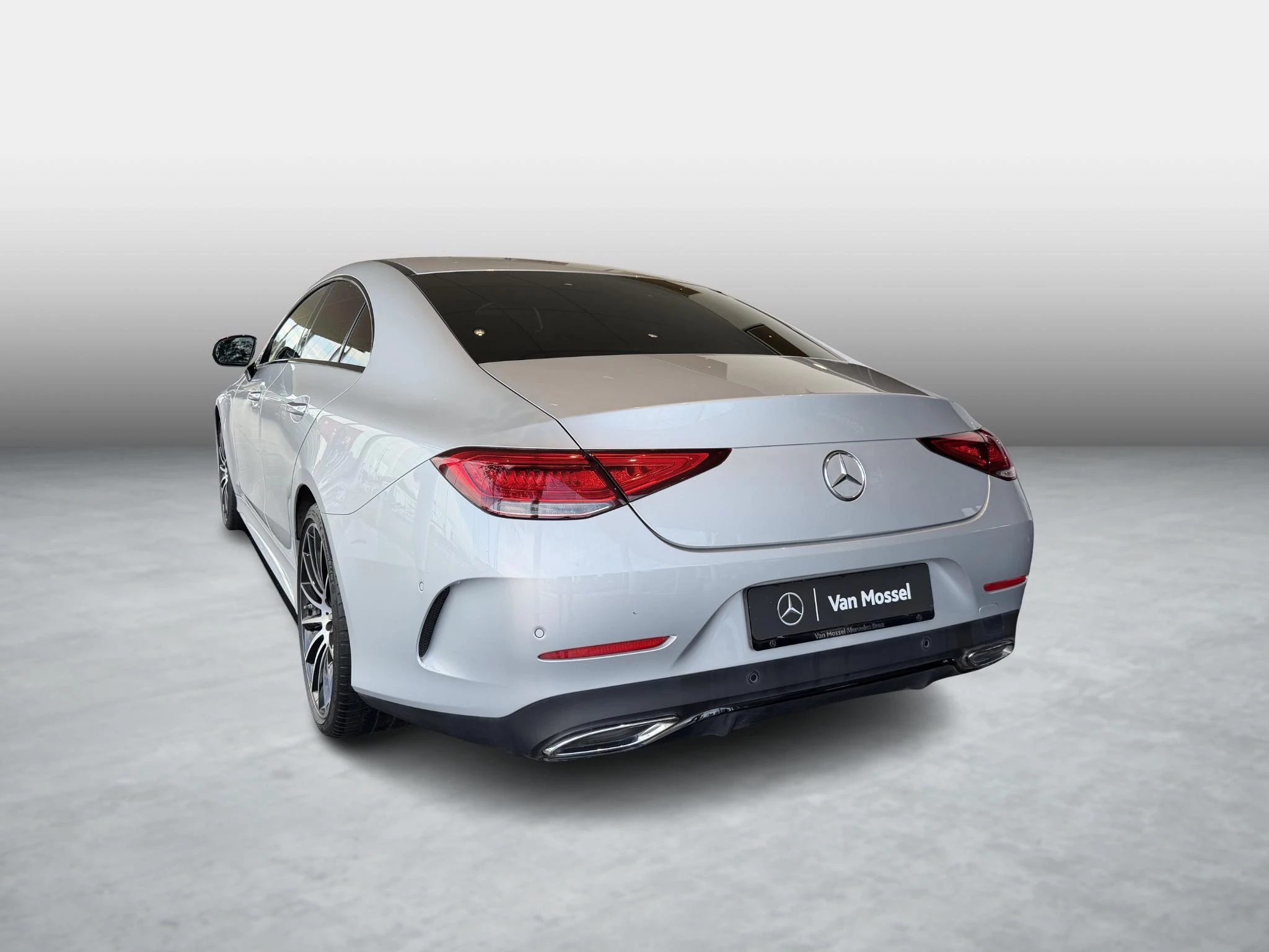 Mercedes-Benz-CLS-image-4