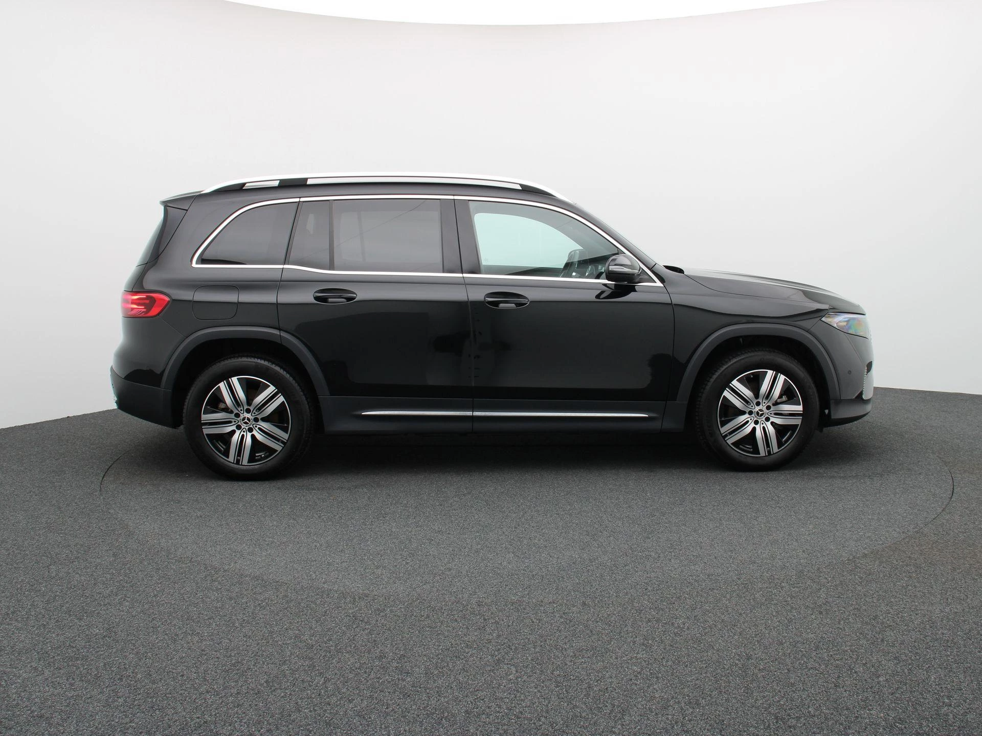 Mercedes-Benz EQB 250+ Luxury Line + 7 ZITPLAATSEN + CARPLAY +