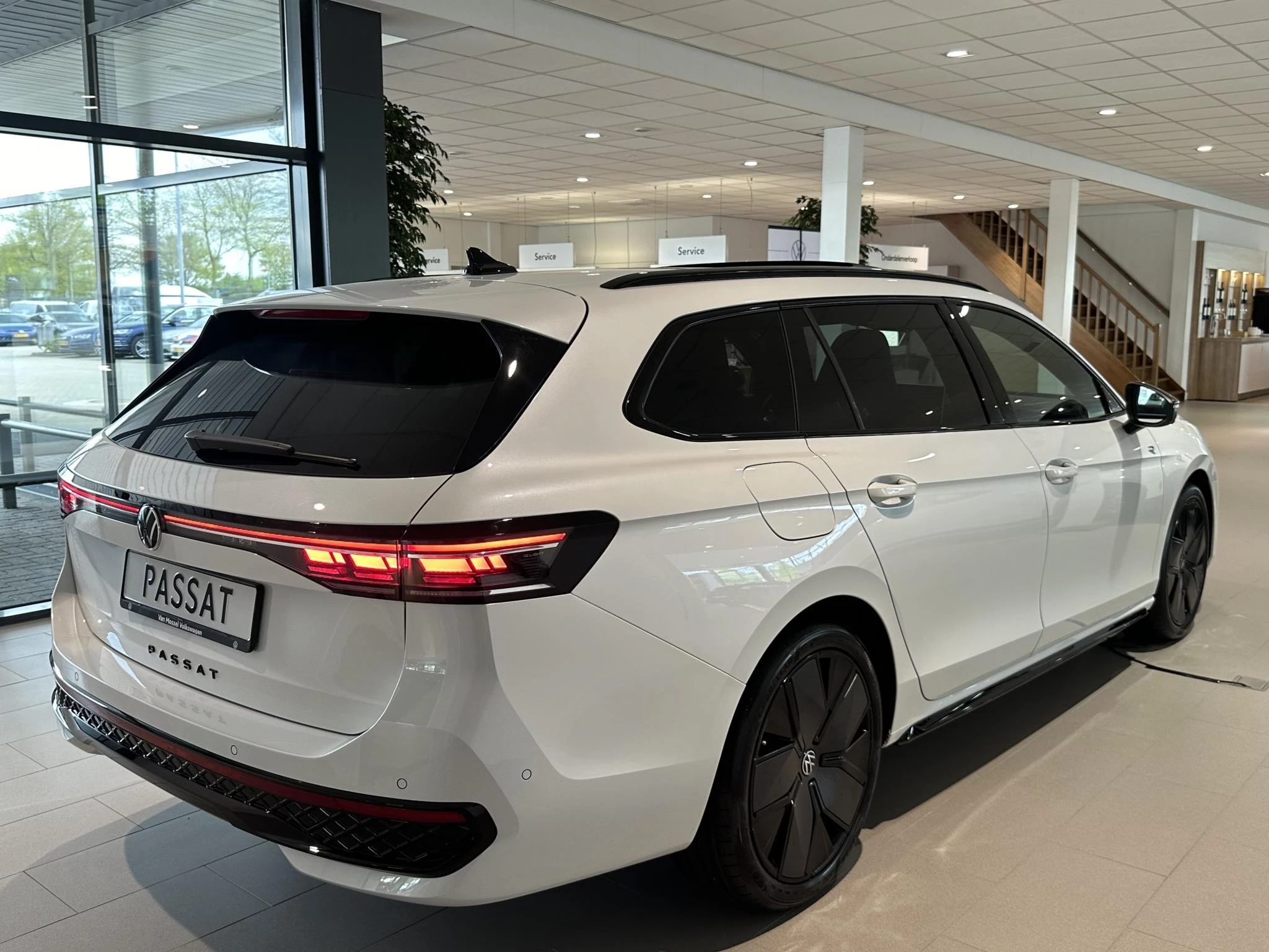 Volkswagen-Passat-image-3