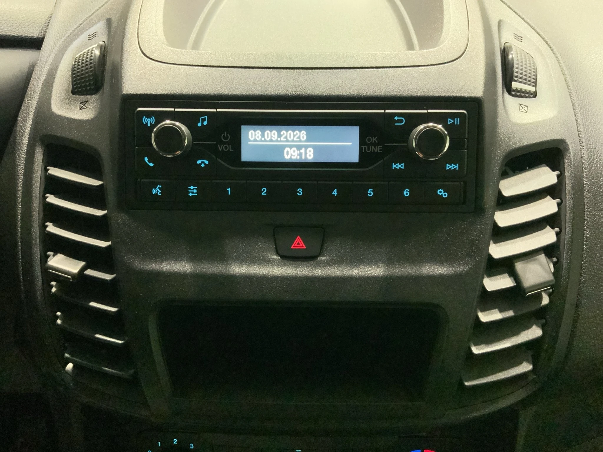 Ford-Transit Connect-image-13