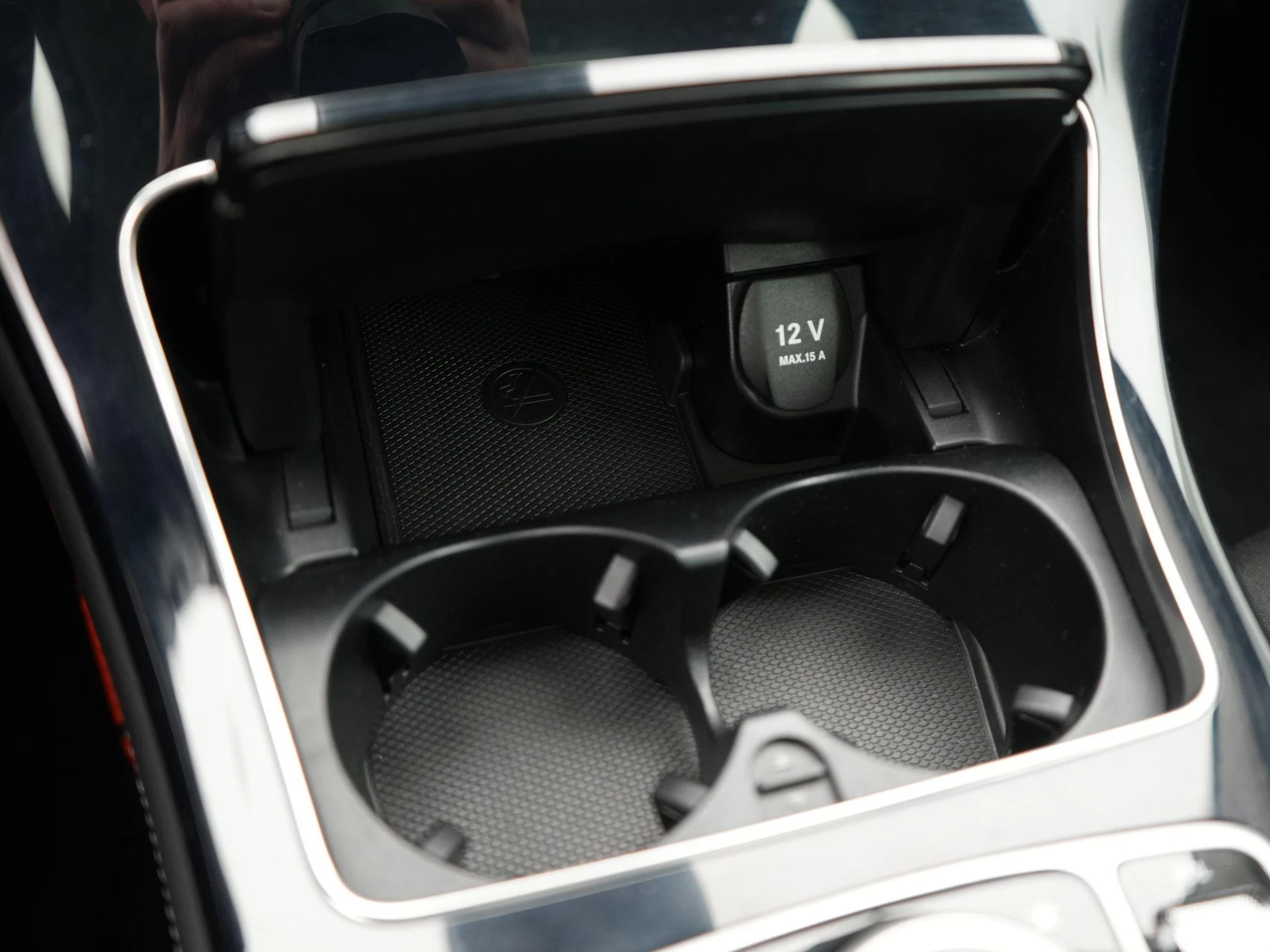 Mercedes-Benz-GLC-image-31