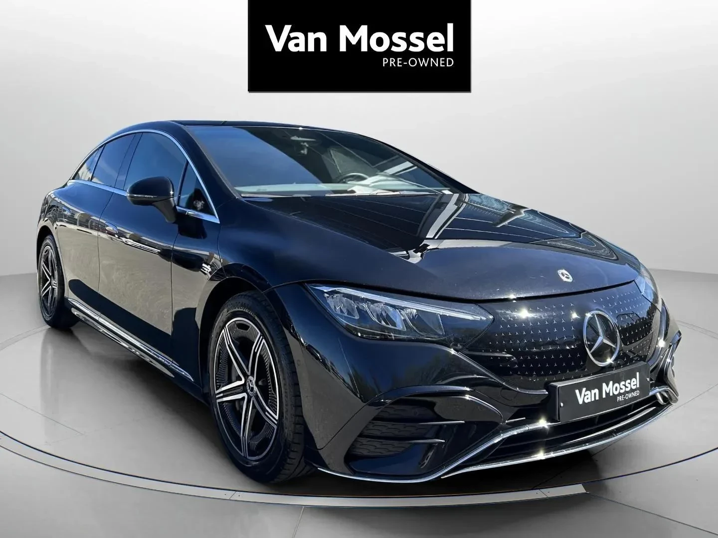 Mercedes-Benz-EQE-image-2