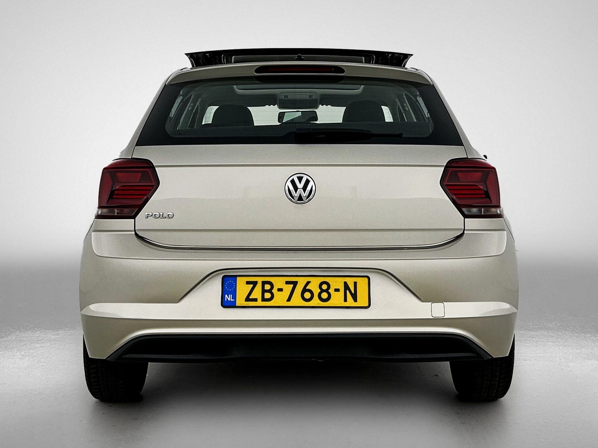 Volkswagen-Polo-image-2