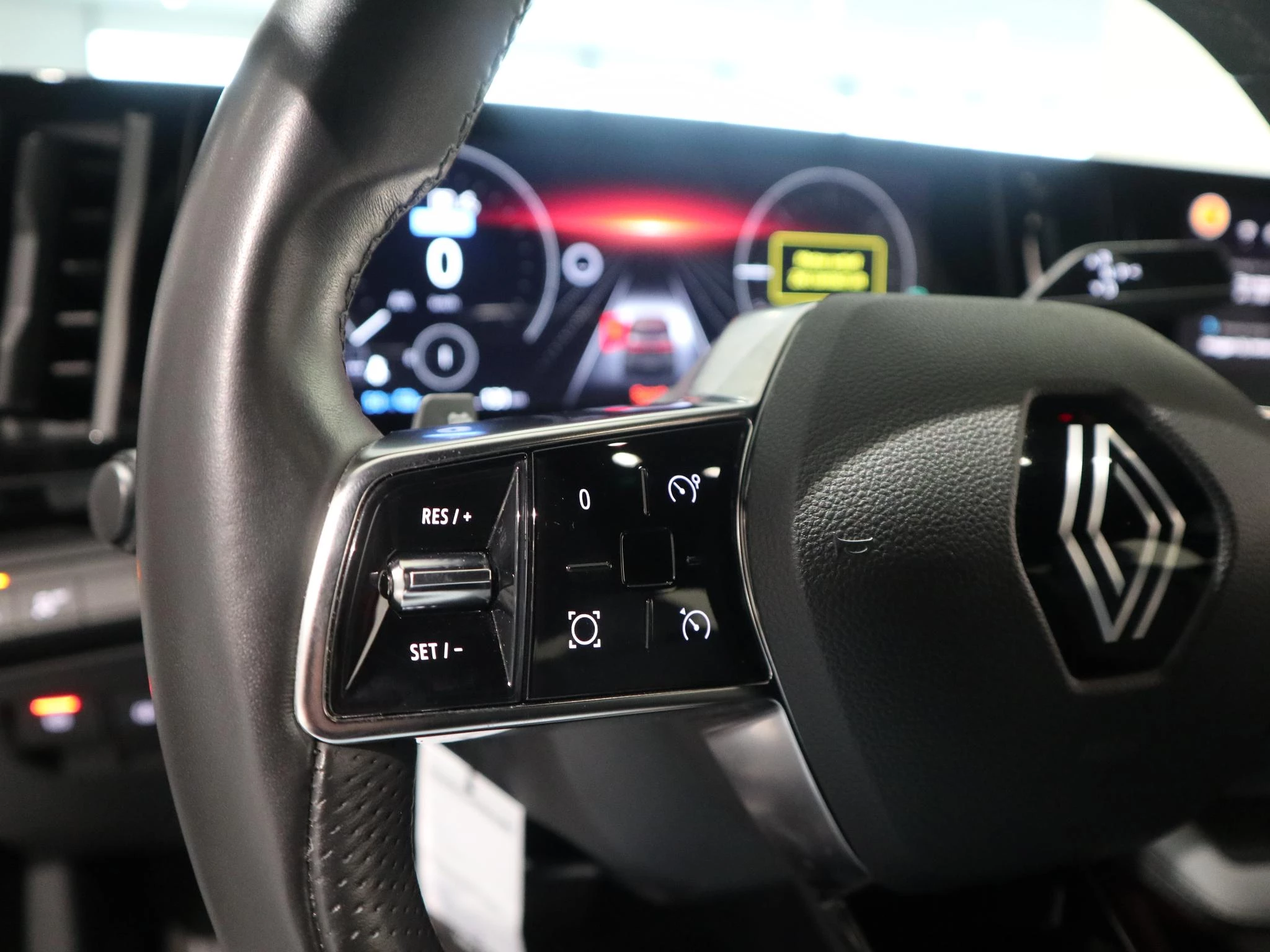 Renault-Megane E-Tech-image-14